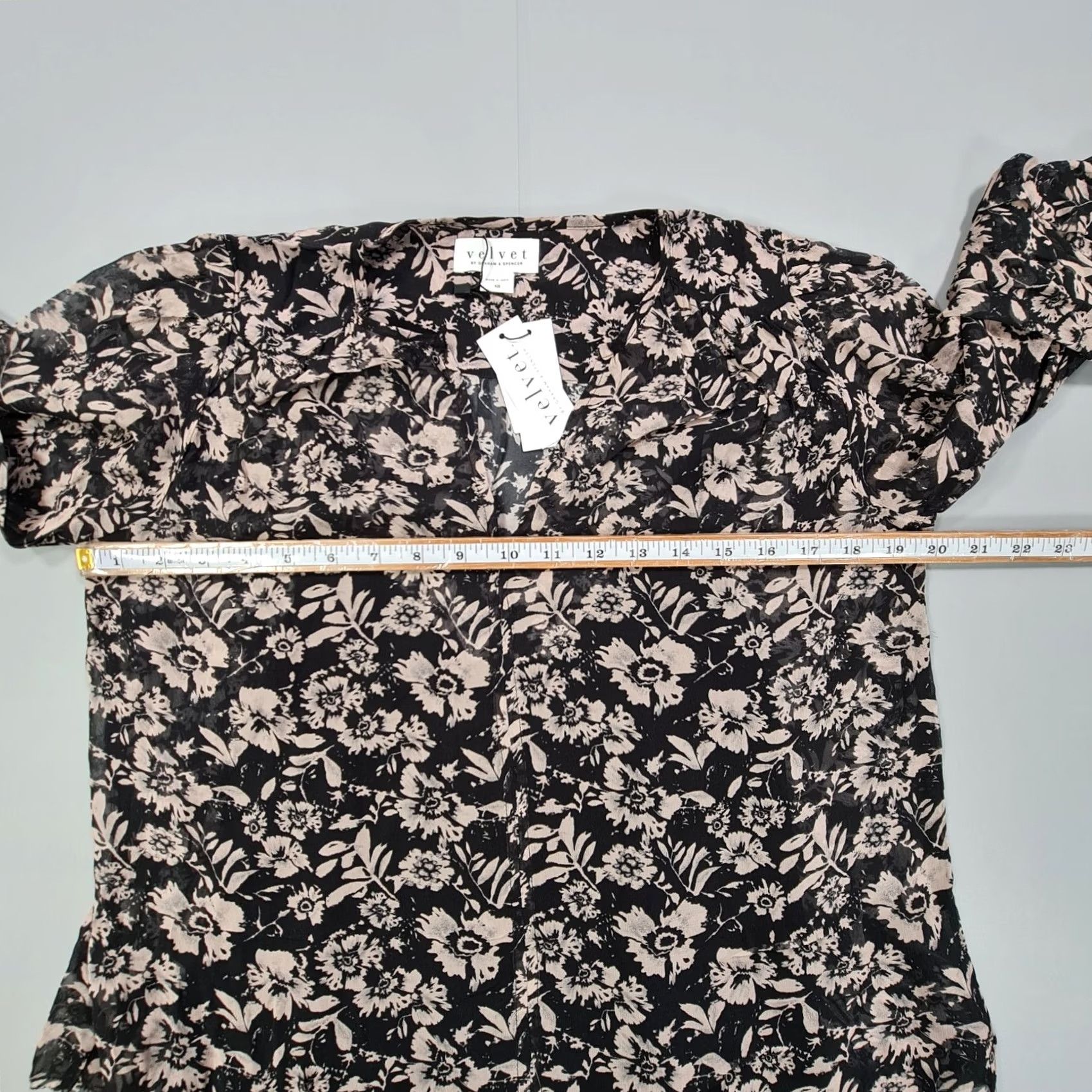 Velvet Velvet by Graham & Spencer Blouse Womens XS Black Floral Long Sleeve Henley Pullover Viscose Dry Clean Only Size XS / US 0-2 / IT 36-38 - 5 Thumbnail