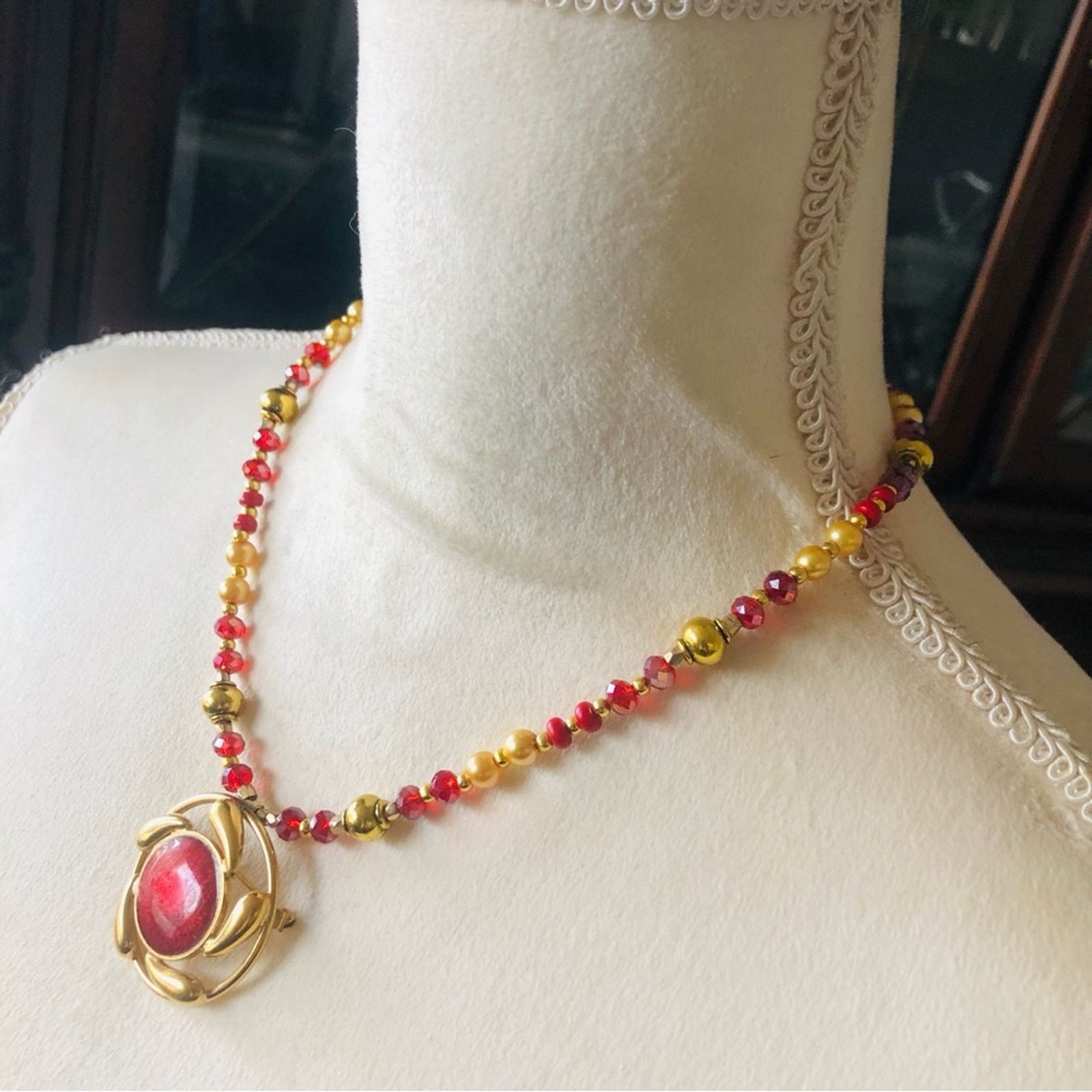 Handmade Handcrafted repurpose red swirl pendant Pearl necklace Size ONE SIZE - 3 Thumbnail