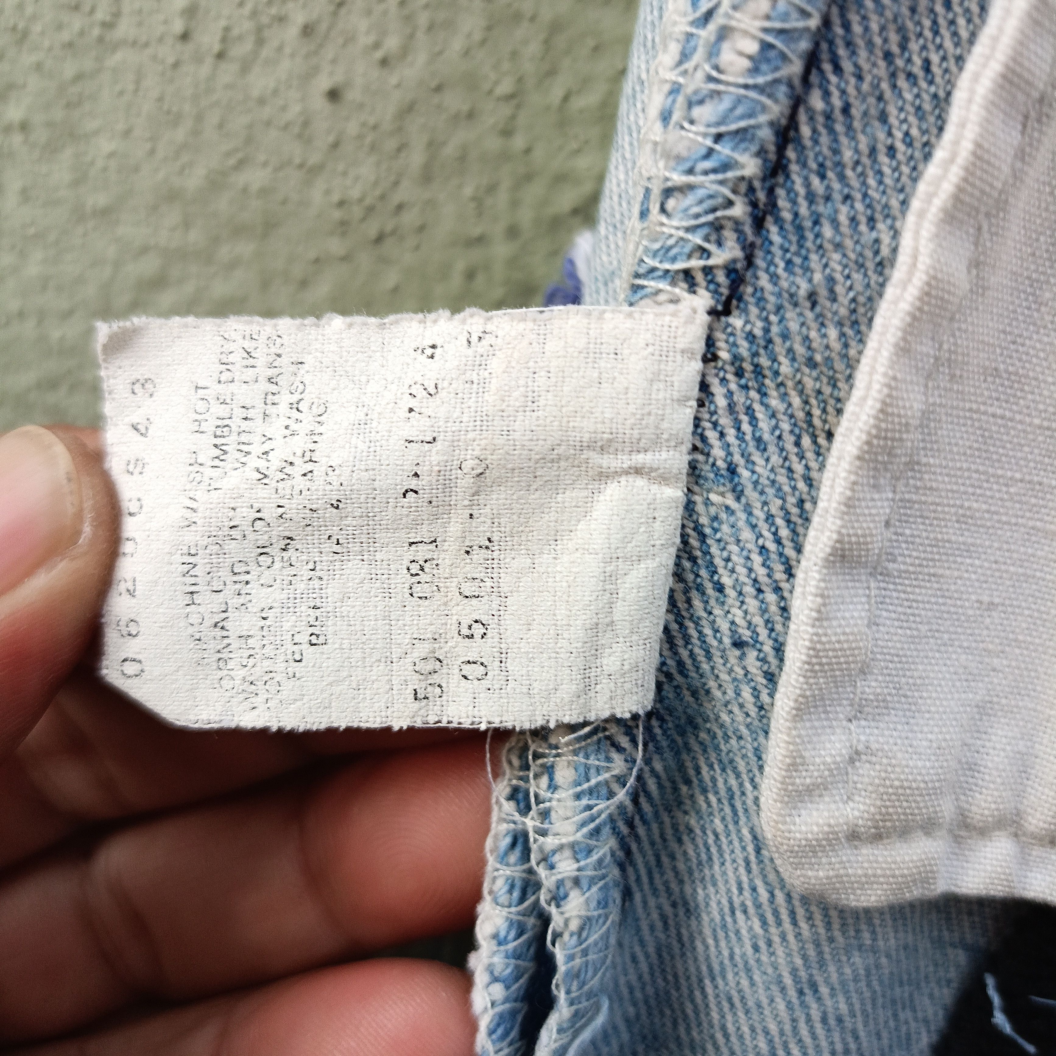 Levi's Vintage Clothing Levi's 501 Distressed jeans Vintage Usa Size US 33 - 22 Thumbnail