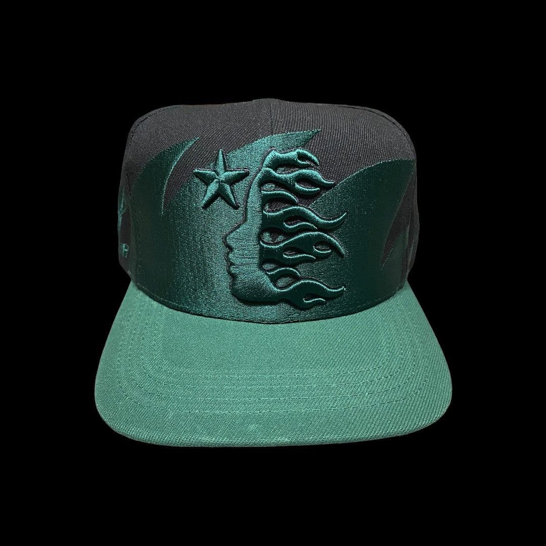 image of Unreleased Hellstar Shark Teeth Snapback Black/green, Men's