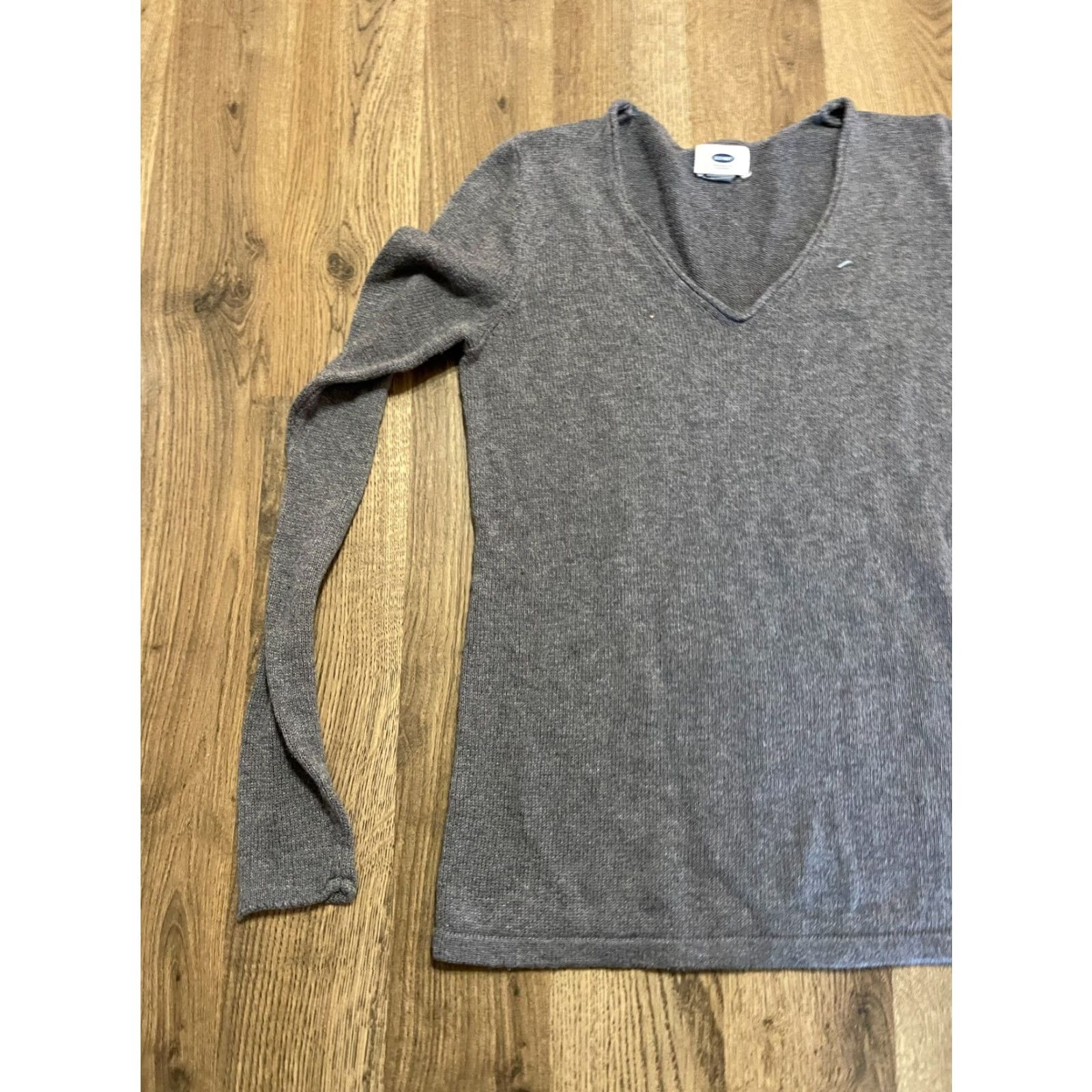 Old Navy Old Navy Shirt Women's XS Regular Gray Long Sleeve V-Neck Pullover Casual Basic Modern 0 Size XS / US 0-2 / IT 36-38 - 3 Thumbnail