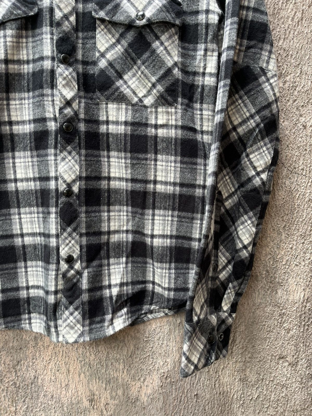 Neil Barrett Neil Barrett Wool Shirt Size XS / US 0-2 / IT 36-38 - 4 Thumbnail