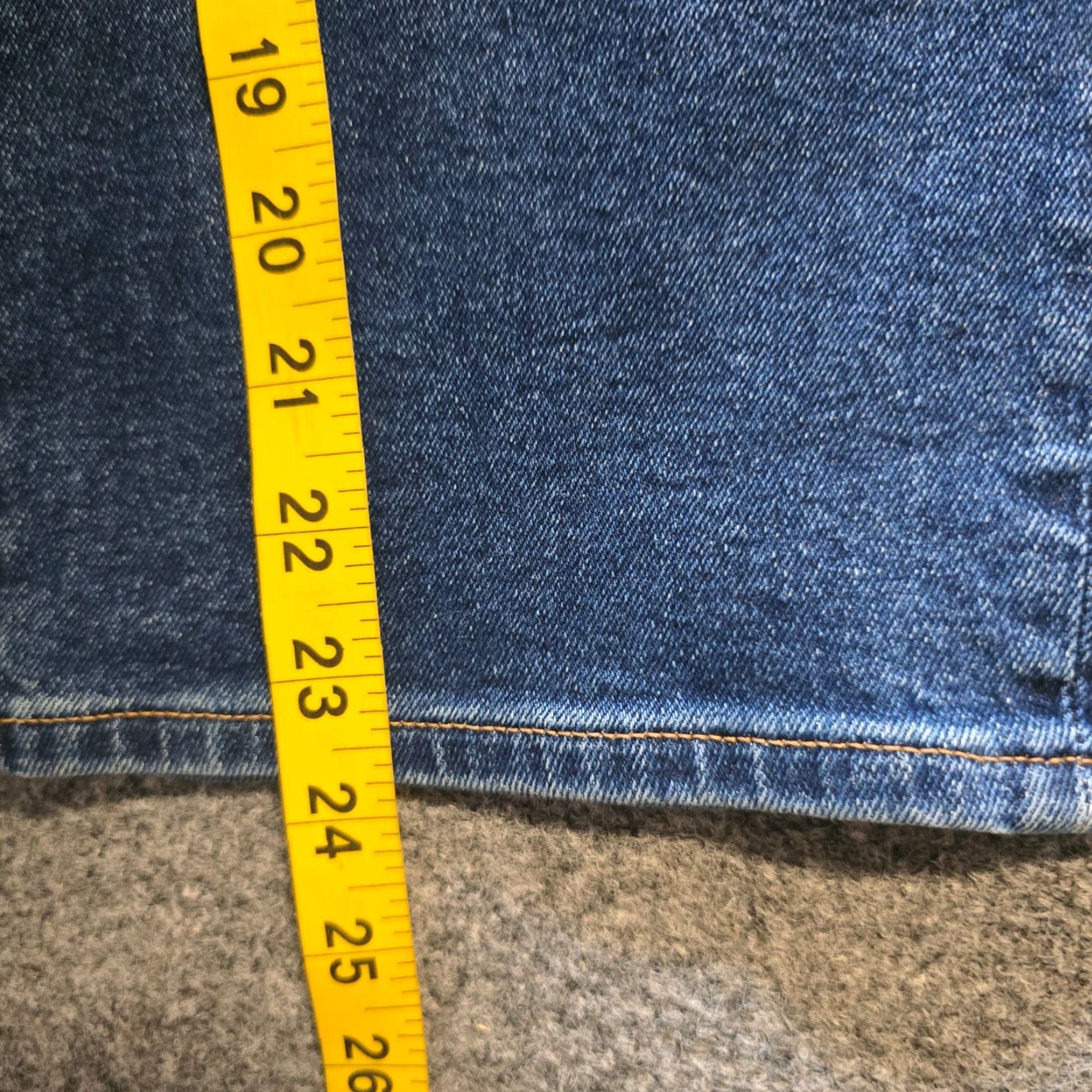 J.Crew J.CREW Jeans Womens 33 Petite Blue Denim Essential Straight Button Fly Casual Regular Petite 5-Pocket Design Jeans Blue? Size 24" / US 00 / IT 34 - 7 Thumbnail