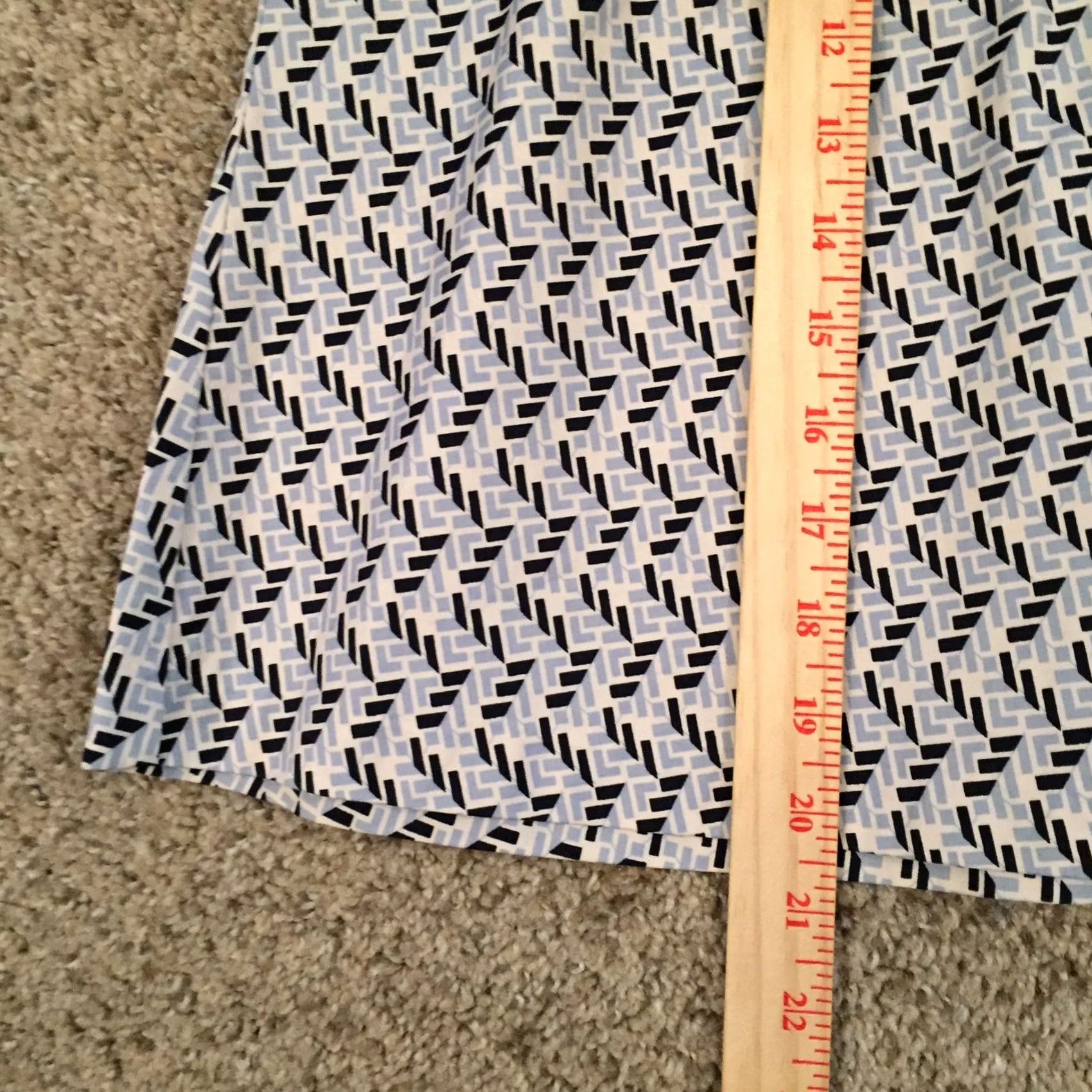 Old Navy Old Navy Skirt Womens 10 Size Geometric Just Below The Waist Line Unlined Size 32" / US 10 / IT 46 - 5 Thumbnail