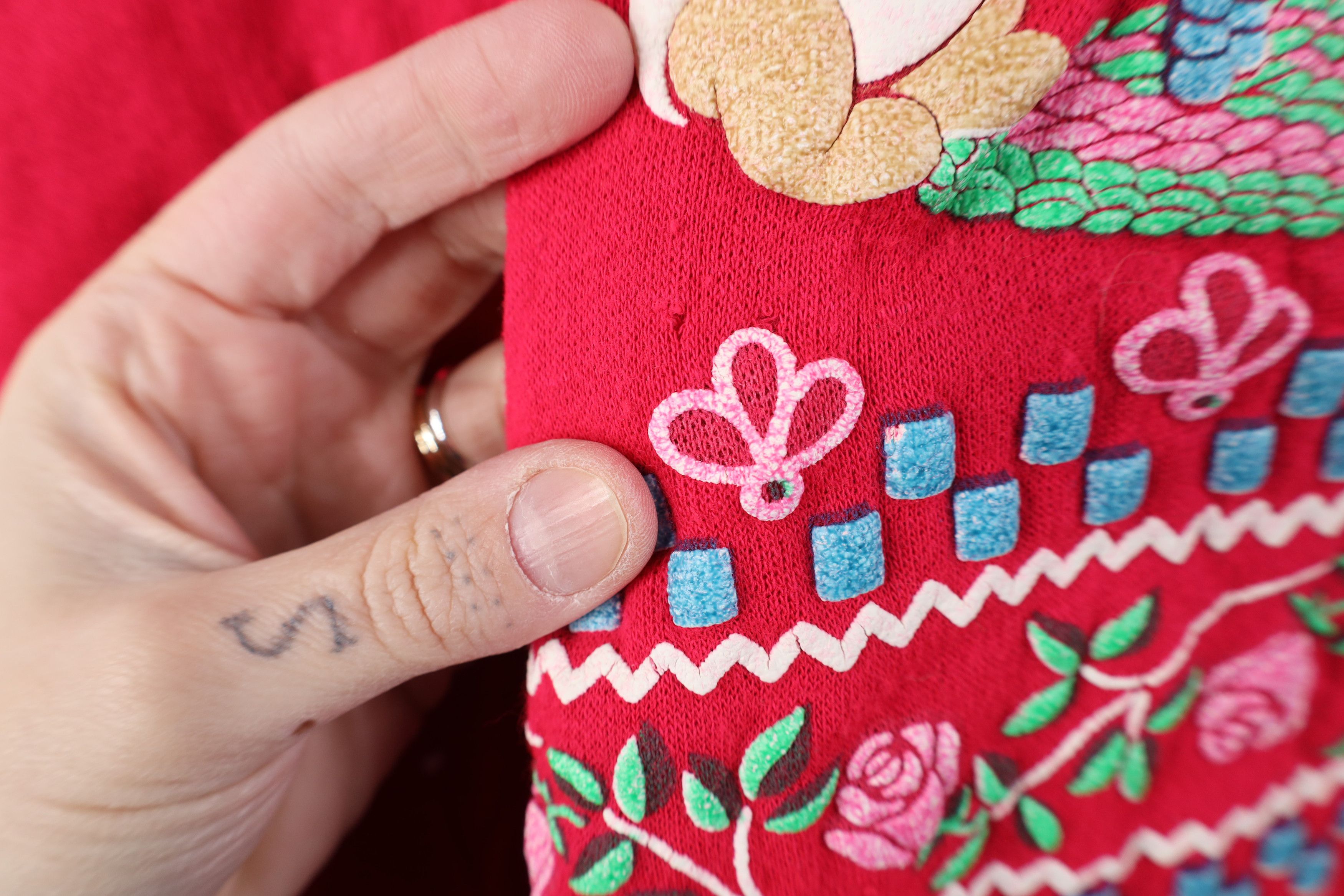 Vintage Vintage 90s Over Print Mama Bear Cooking Flower Sweatshirt Size 3XL / US 20-22 - 6 Thumbnail