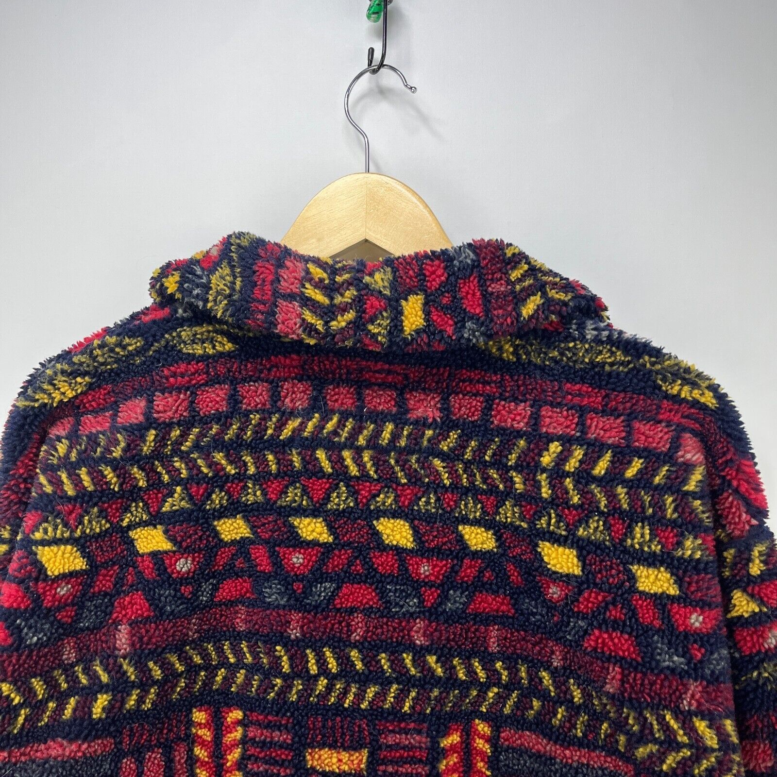 Columbia × Vintage Vintage 90s Columbia Deep Pile Fleece Aztec Pattern Medium Size M / US 6-8 / IT 42-44 - 13 Thumbnail