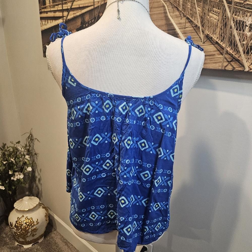 Designer Hollister Printed Camisole Tank with Adjustable Ties #165 Size S / US 4 / IT 40 - 4 Thumbnail