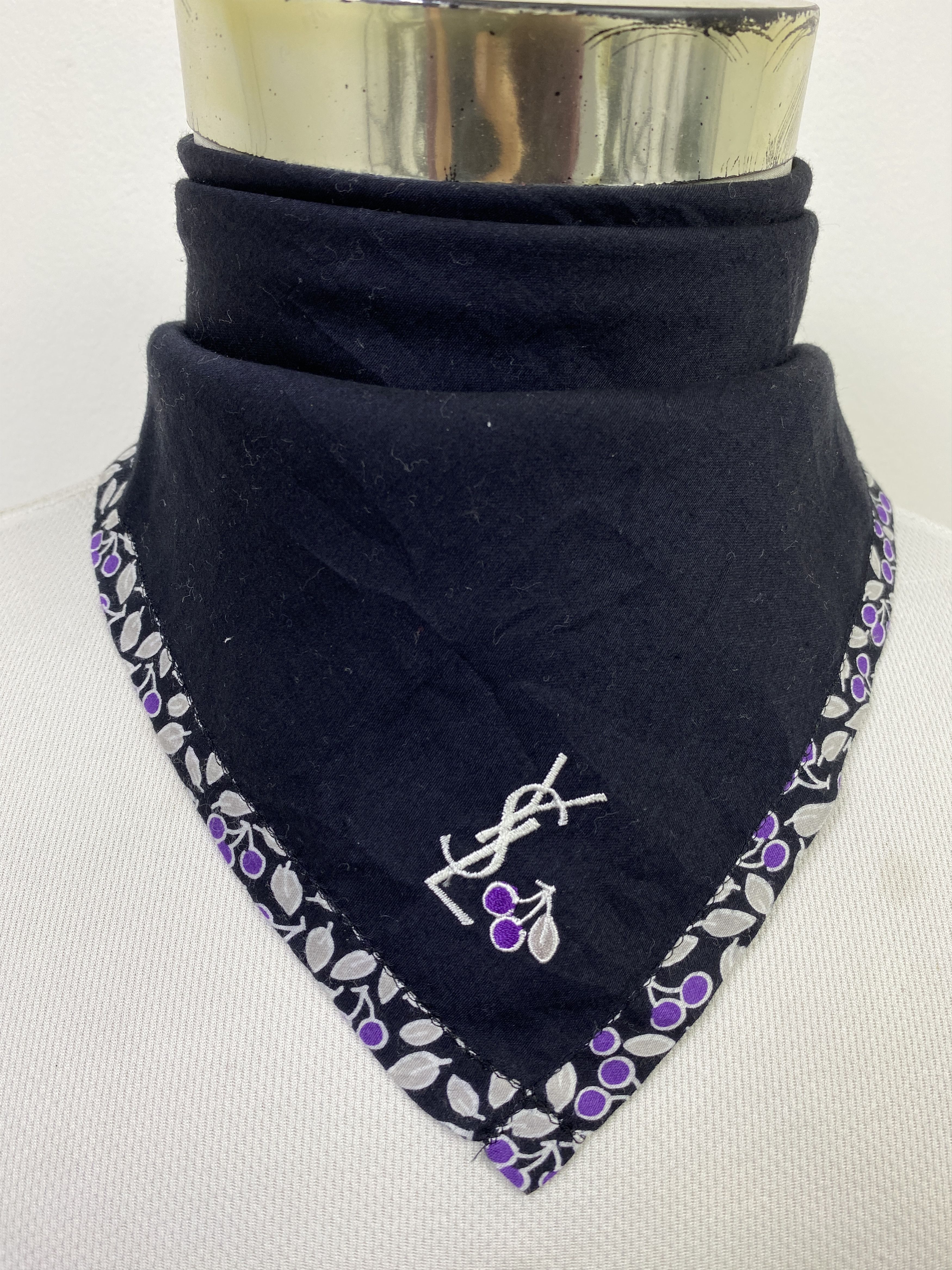 Yves Saint Laurent Yves Saint Laurent Handkerchief / Neckerchief KT0057 Size ONE SIZE - 2 Thumbnail