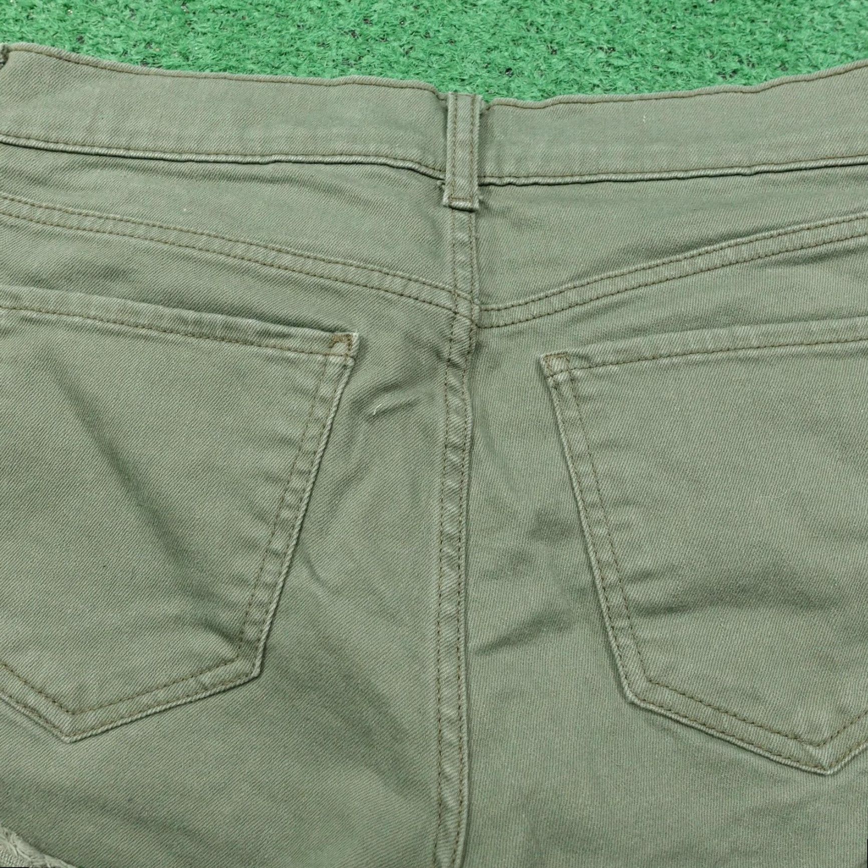 Old Navy Old Navy Women's Boyfriend Shorts 6 Regular Green Denim Casual Summer Frayed Hem Size 28" / US 6 / IT 42 - 4 Thumbnail