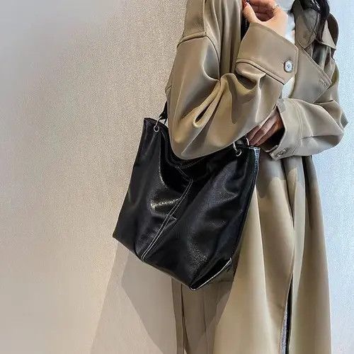 Japanese Brand × Leather Black soft leather shoulder bag Size ONE SIZE - 1 Thumbnail