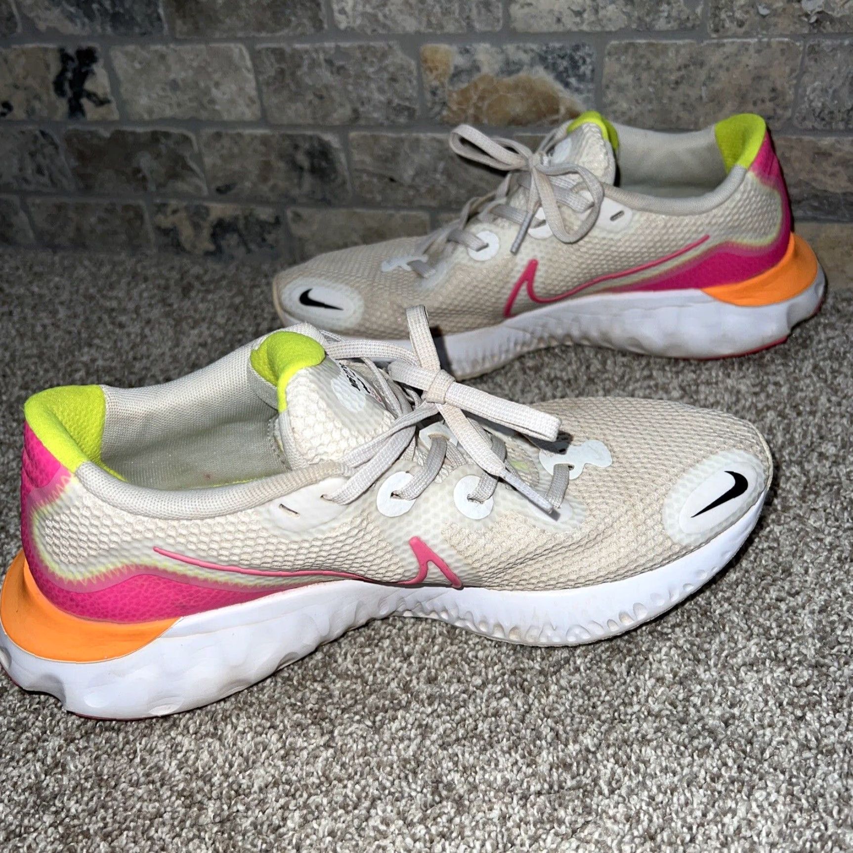 Nike Nike Renew Run Sneakers Women 9.5 Pink White Athletic Shoes Size US 9.5 / IT 39.5 - 6 Thumbnail