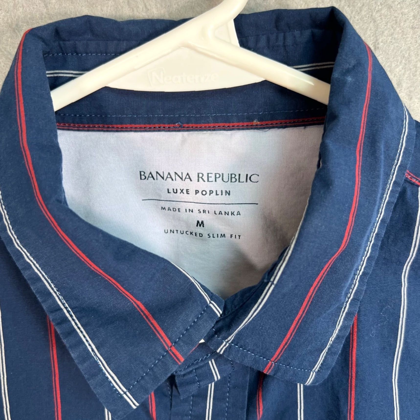 Banana Republic Banana Republic Mens Medium Luxe Poplin Untucked Slim Fit Navy/Red Striped Shirt Mens Slim Shirt Blue Cotton Button-Up Casual 7/10 Vintage No Size US M / EU 48-50 / 2 - 3 Thumbnail