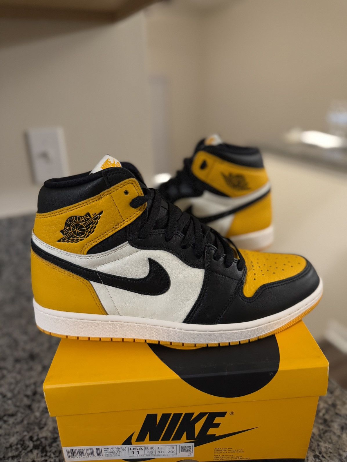 Jordan Brand × Nike Jordan 1 Taxi Yellow Size 11 (555088-711) 🧼 Size US 11 / EU 44 - 1 Thumbnail