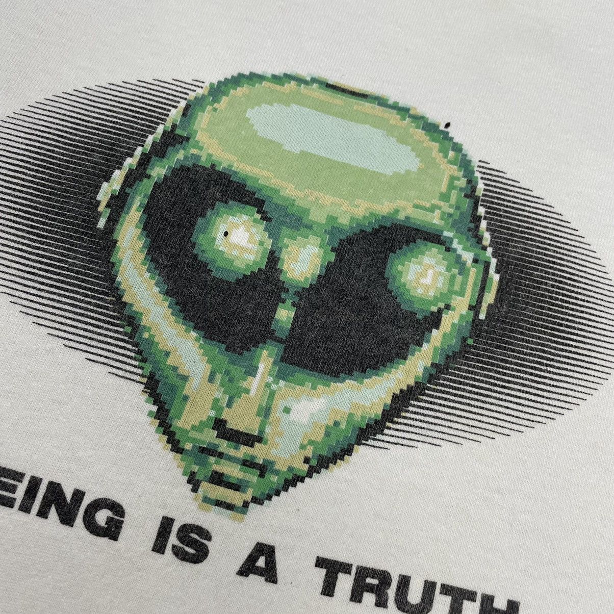 Vintage Vintage Gildan Alien Workshop Centre Logo T-shirt Size US L / EU 52-54 / 3 - 7 Thumbnail
