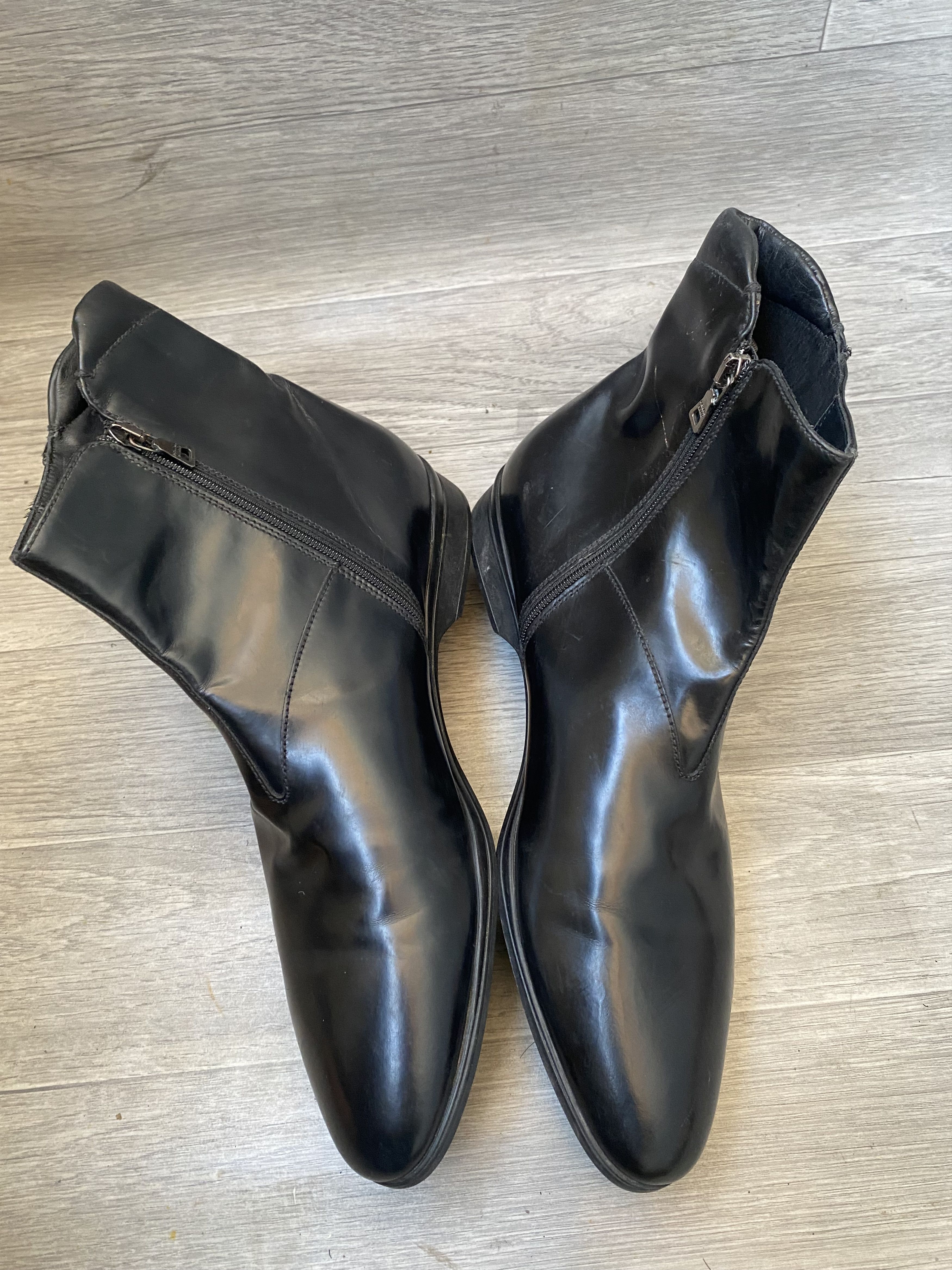 Prada Prada chelsea black patent leather boots sz 41 Size US 8 / EU 41 - 9 Thumbnail
