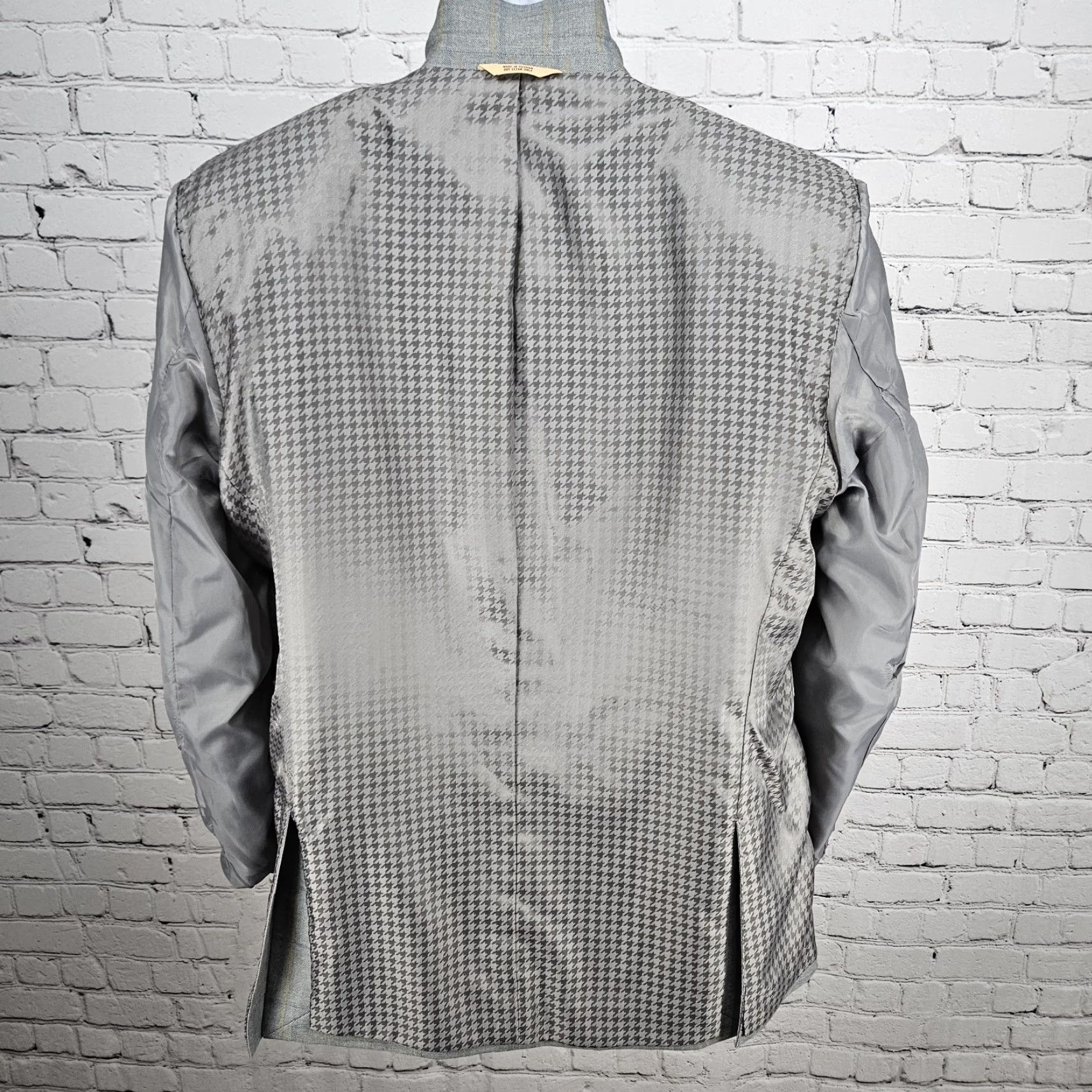 Haggar Haggar Co Originals Blazer Sport Coat 44R Grey Windowpane 2 Button Notch Single-Breasted Four-Button Double-Vented Mens Jacket Size 44R - 7 Thumbnail
