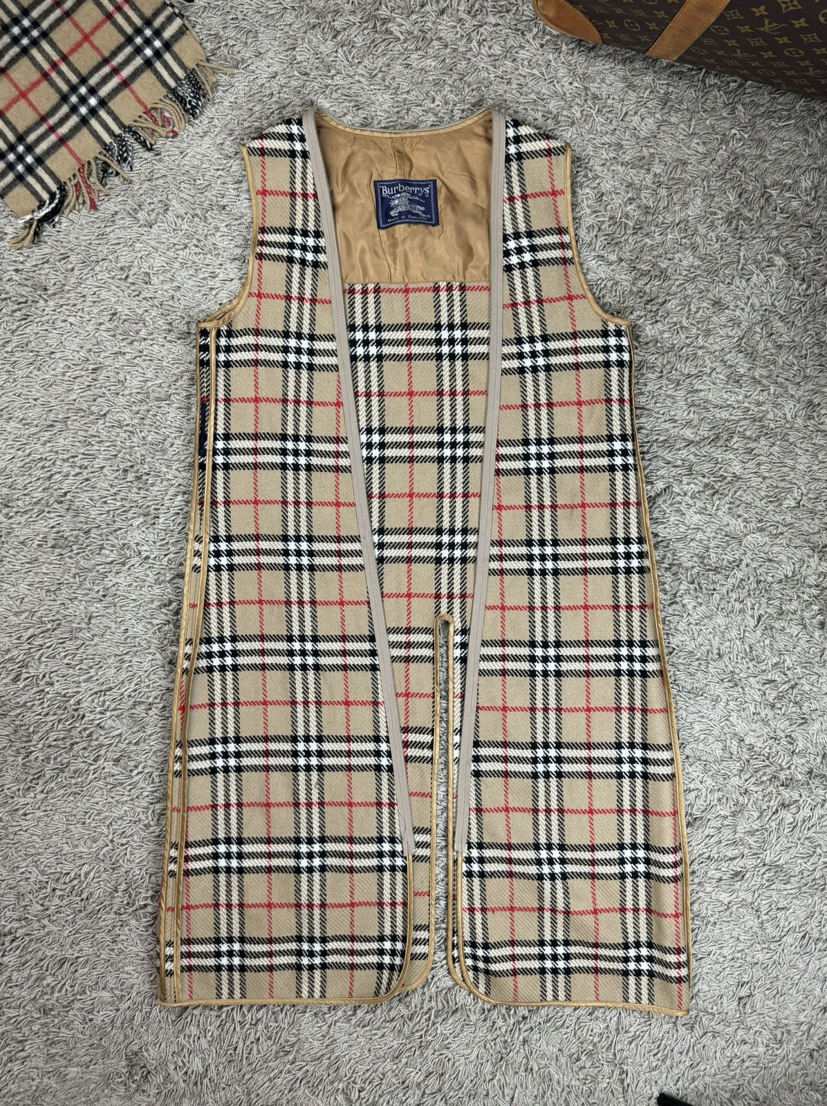 Burberry × Vintage Vintage vest Burberry original luxury streetwear item Size L / US 10 / IT 46 - 1 Thumbnail