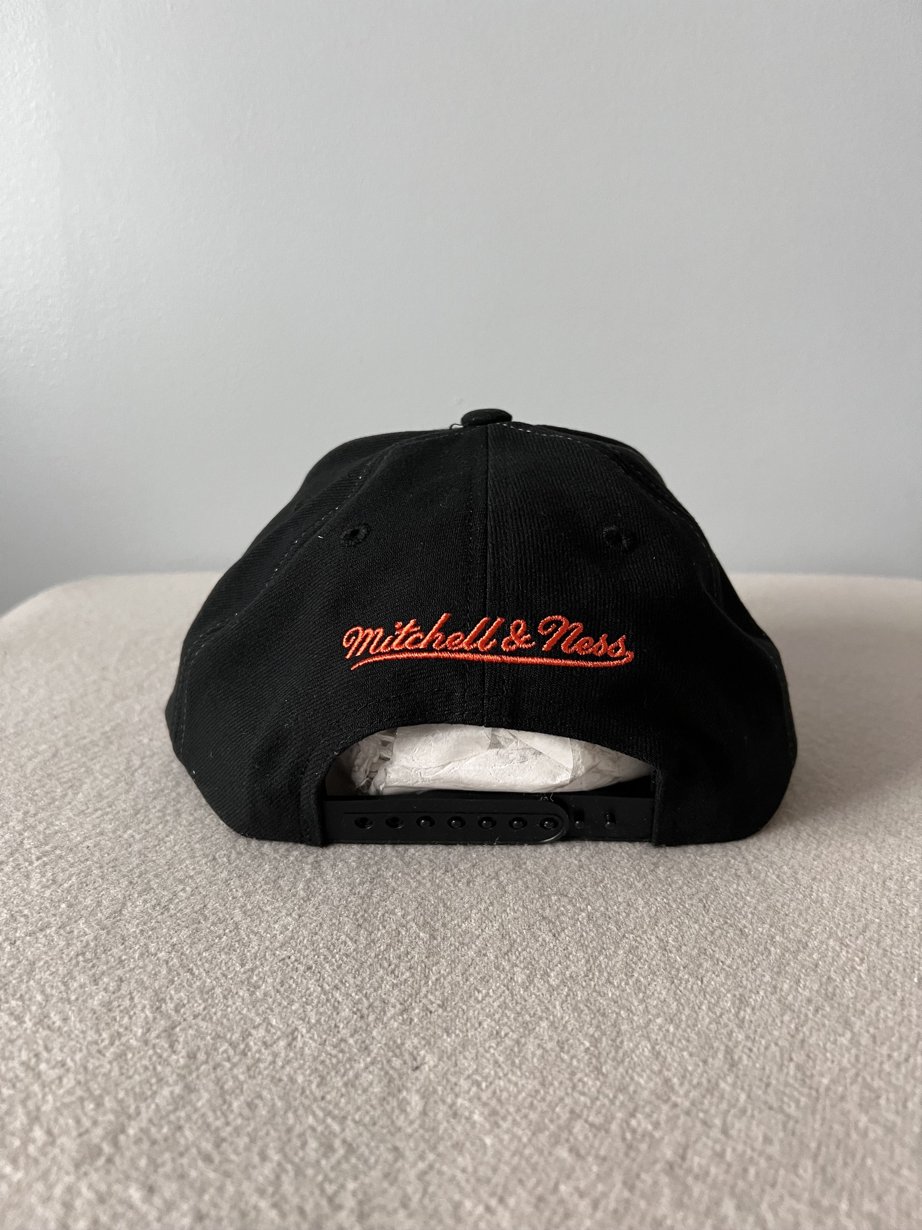 Mitchell & Ness Mitchell & Ness Philadelphia Flyers Varsity Bust Snapback Size ONE SIZE - 4 Thumbnail