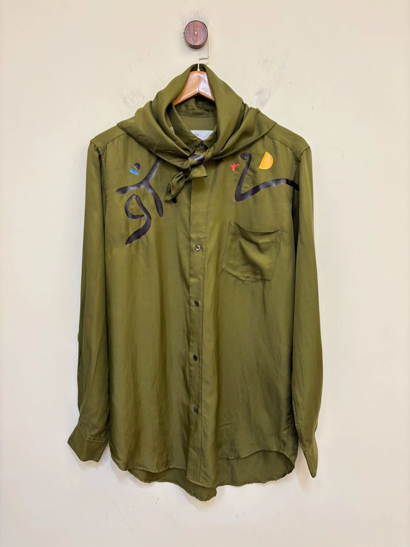 TOGA VIRILIS Toga Virilis Detachable Scarf Shirt 95% New Size 48 Size US M / EU 48-50 / 2 - 3 Thumbnail