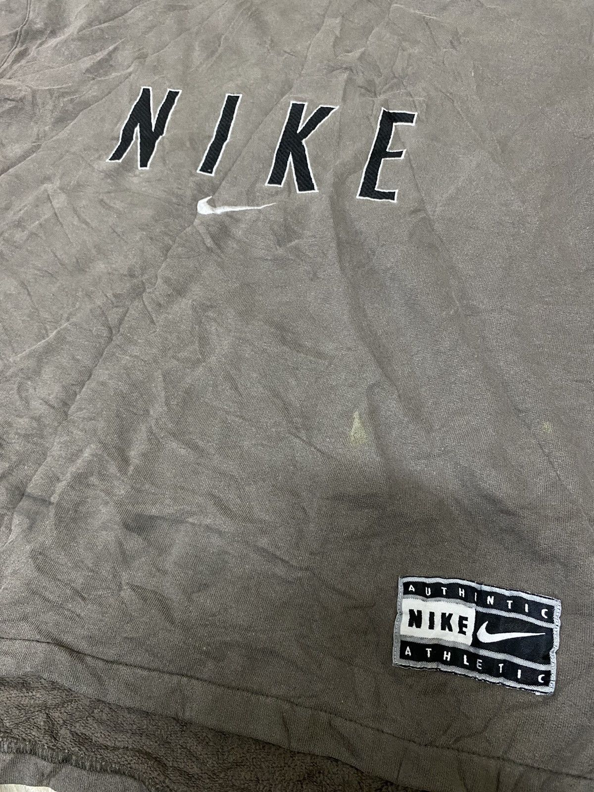 Nike × Vintage Vintage 90's Nike Embroidered Logo Sweatshirt Size US L / EU 52-54 / 3 - 3 Thumbnail