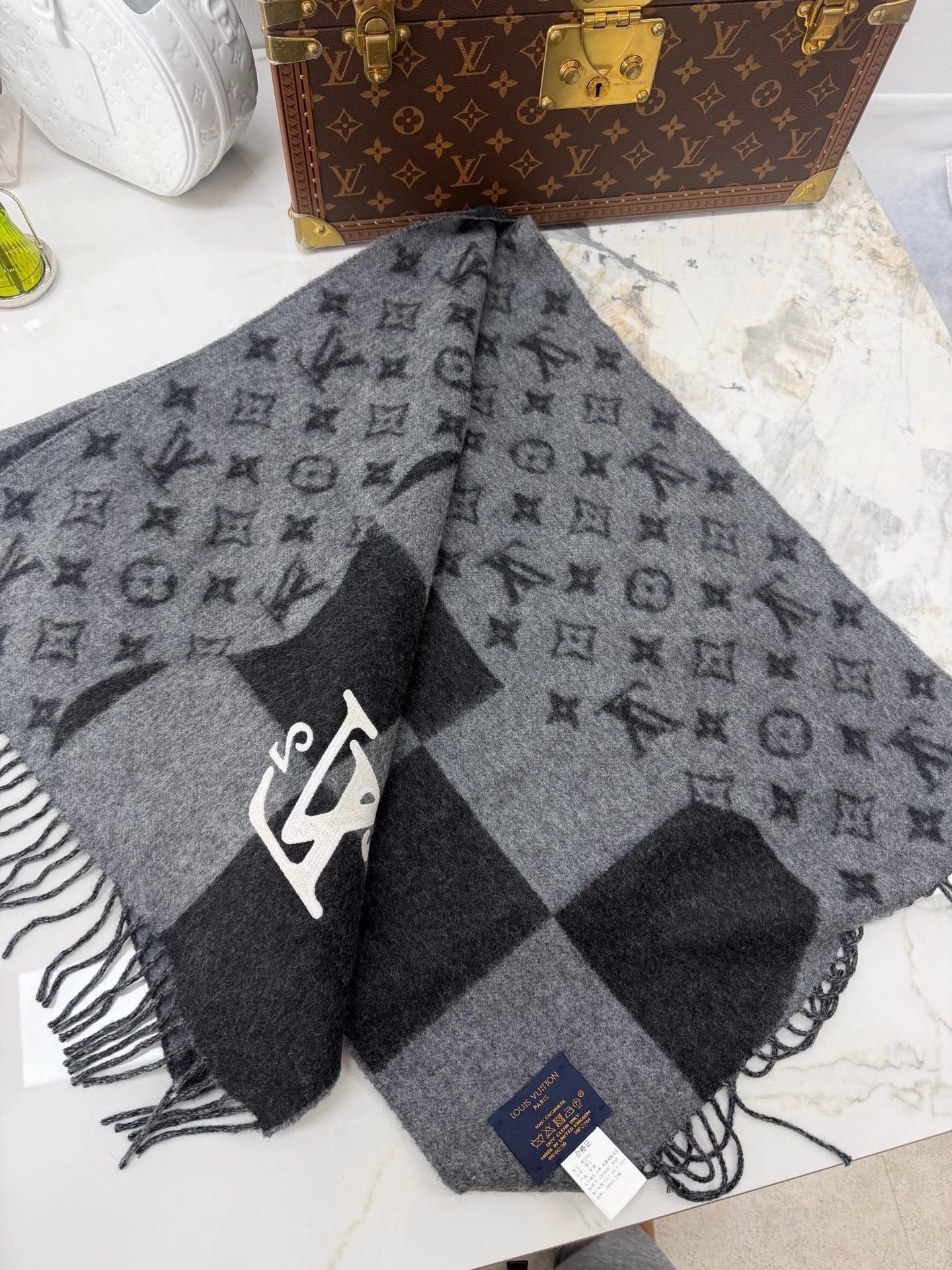 Louis Vuitton Lv x Nigo Collab Check Gray 100% Cashmere 99New 205x40 Size ONE SIZE - 2 Thumbnail