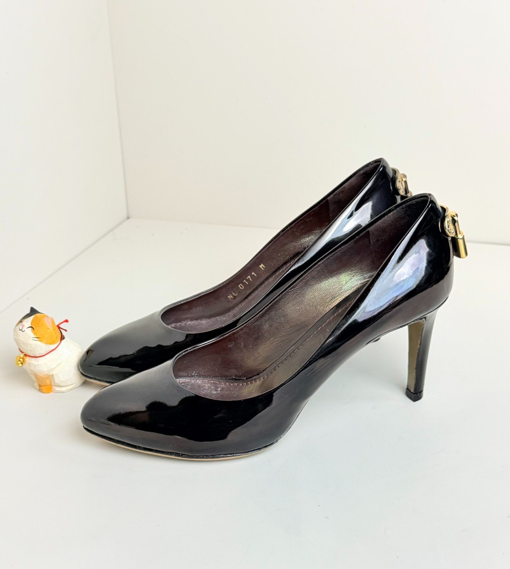 Louis Vuitton Louis Vuitton Patent Purple Lowtop Sneakers us_5-5 Women Size US 5.5 / IT 35.5 - 1 Thumbnail
