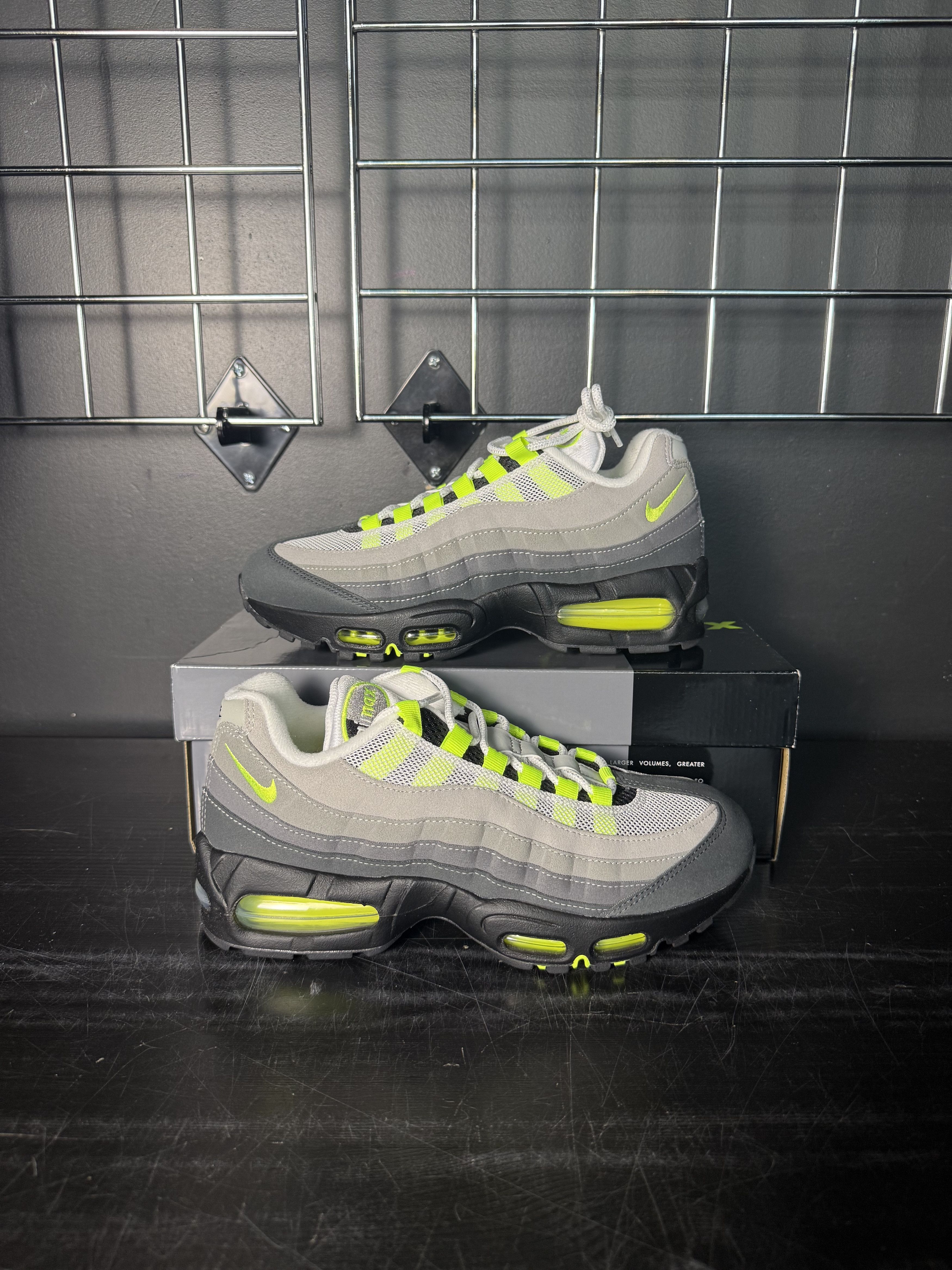 Nike Nike Air Max 95 Big Bubble "Neon" (2026) (WMNS) Size US 8.5 / IT 38.5 - 1 Thumbnail