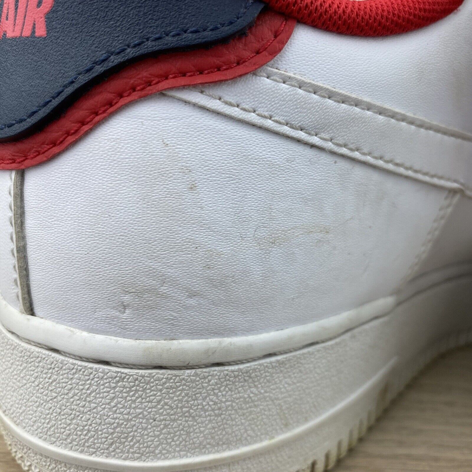 Nike Nike Mens White Red Air Force 1 Shoes Size 10 Used Size US 10 / EU 43 - 13 Thumbnail