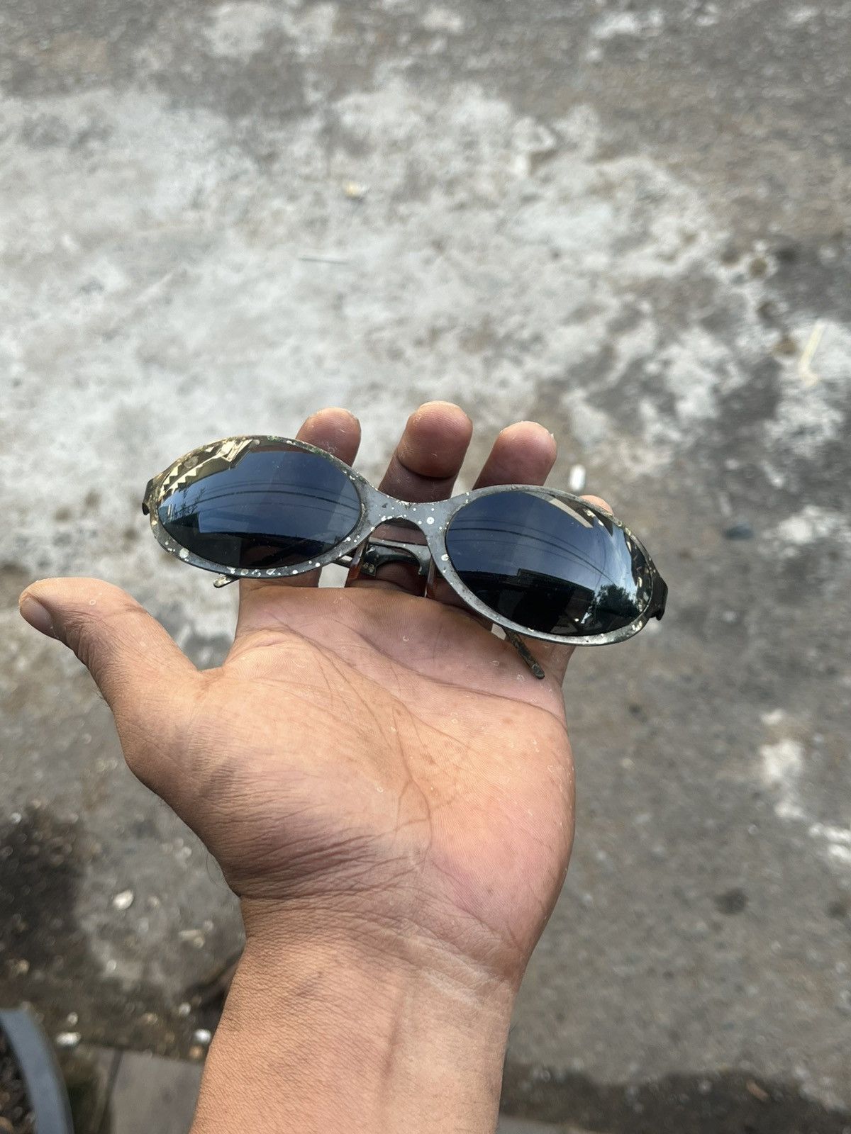 Japanese Brand Vintage 80s Avant-Garde Oval Sunglasses — Metal Frame. Size ONE SIZE - 1 Thumbnail