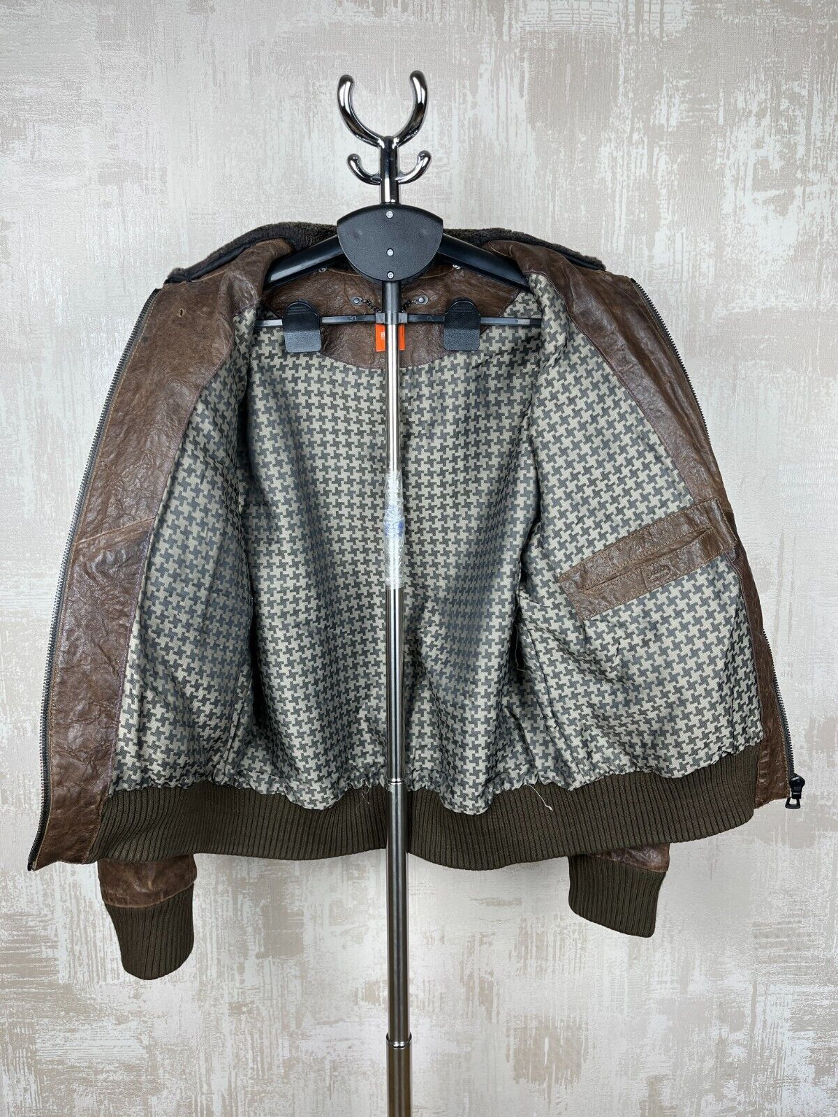 Hugo Boss Hugo Boss Orange Aviator Leather Bomber Jacket Distressed Size US M / EU 48-50 / 2 - 13 Thumbnail