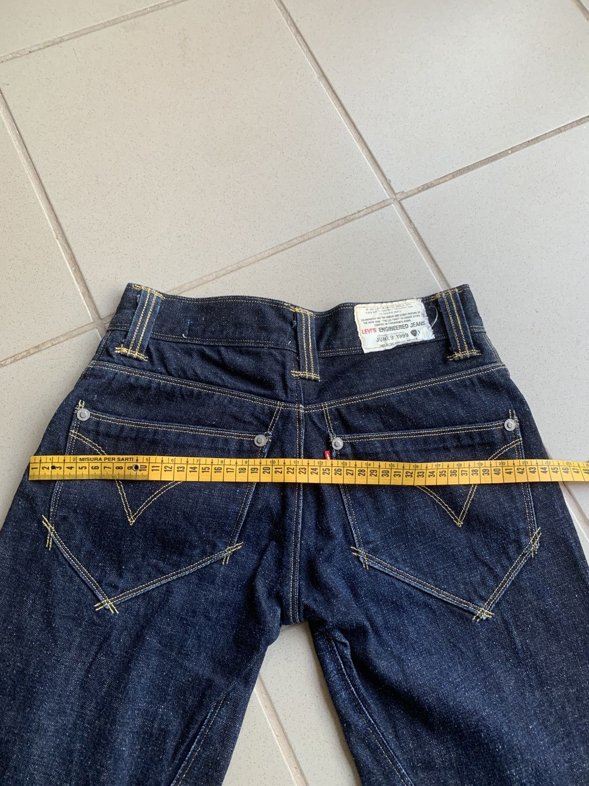 Levi's Vintage Clothing Vintage Levi’s Engineered Jeans 00062/703 June 9 1999 26x32 Size US 26 / EU 42 - 10 Thumbnail