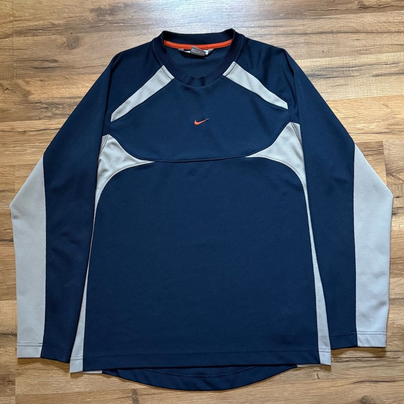 Nike Y2K Nike Center Swoosh Crewneck Sweatshirt Size US M / EU 48-50 / 2 - 1 Thumbnail