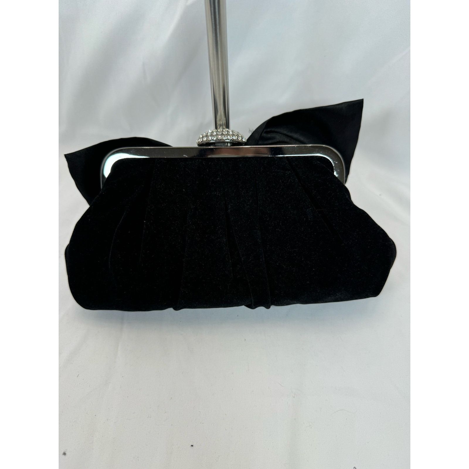 Neiman Marcus Neiman Marcus Black Velvet Vintage Clutch Size ONE SIZE - 2 Thumbnail