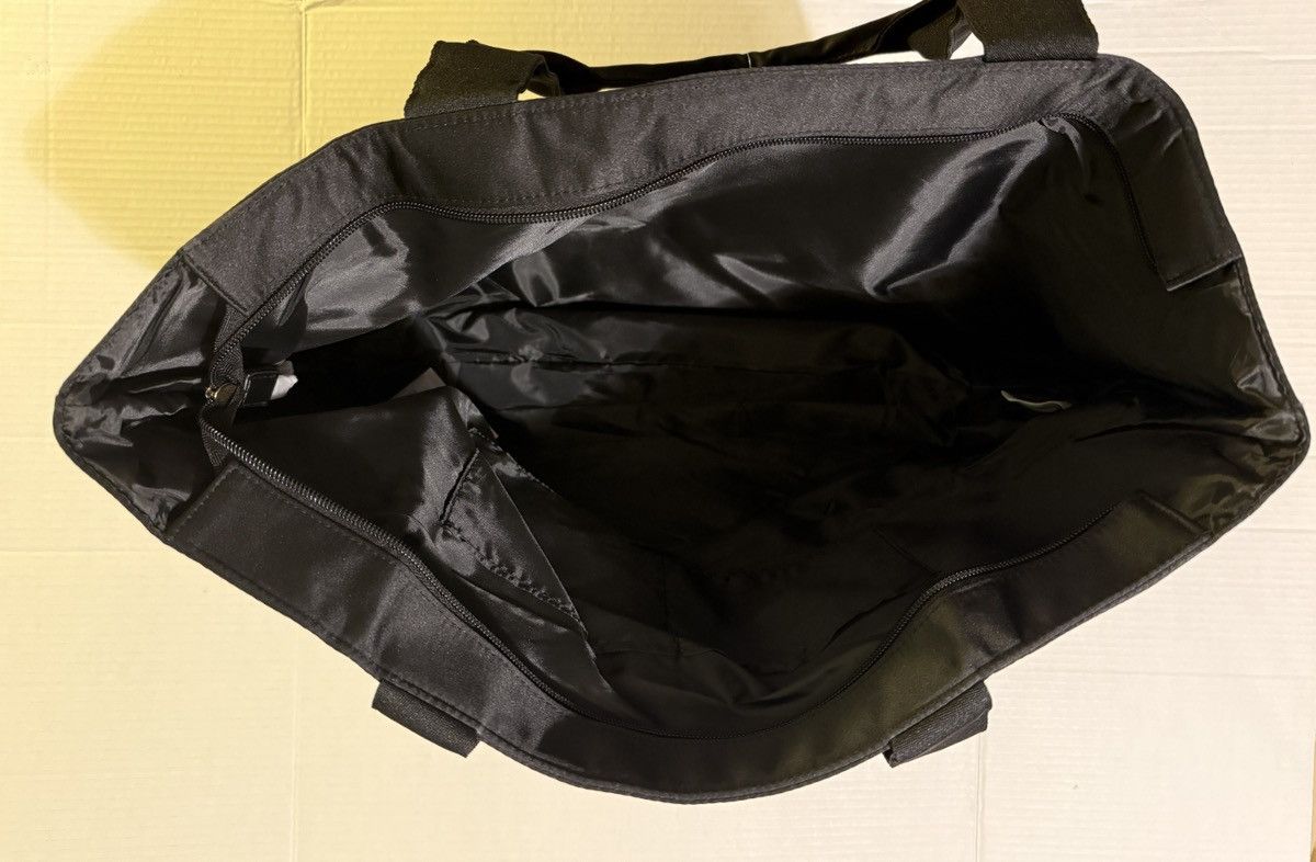 Victoria's Secret Victoria’s Secret Black Rhinestone Fashion Show 2025 Tote Size ONE SIZE - 6 Thumbnail