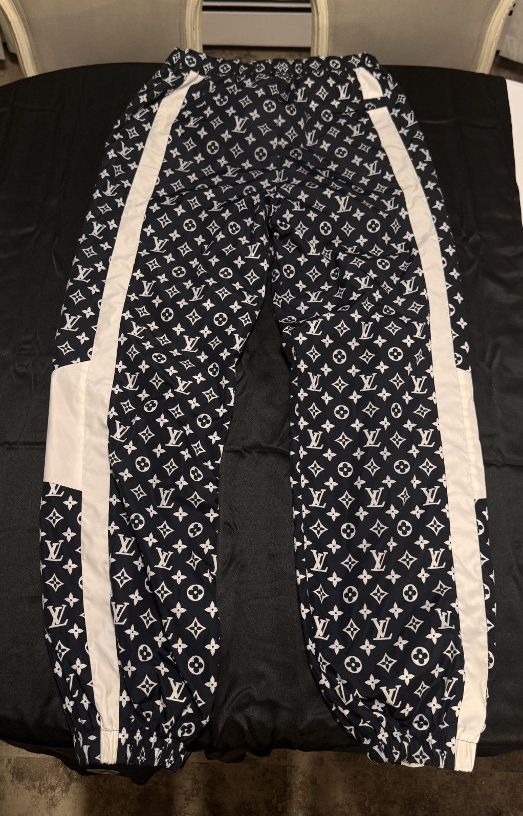 Louis Vuitton Louis Vuitton Monogram Print Pants Size US 34 / EU 50 - 2 Thumbnail