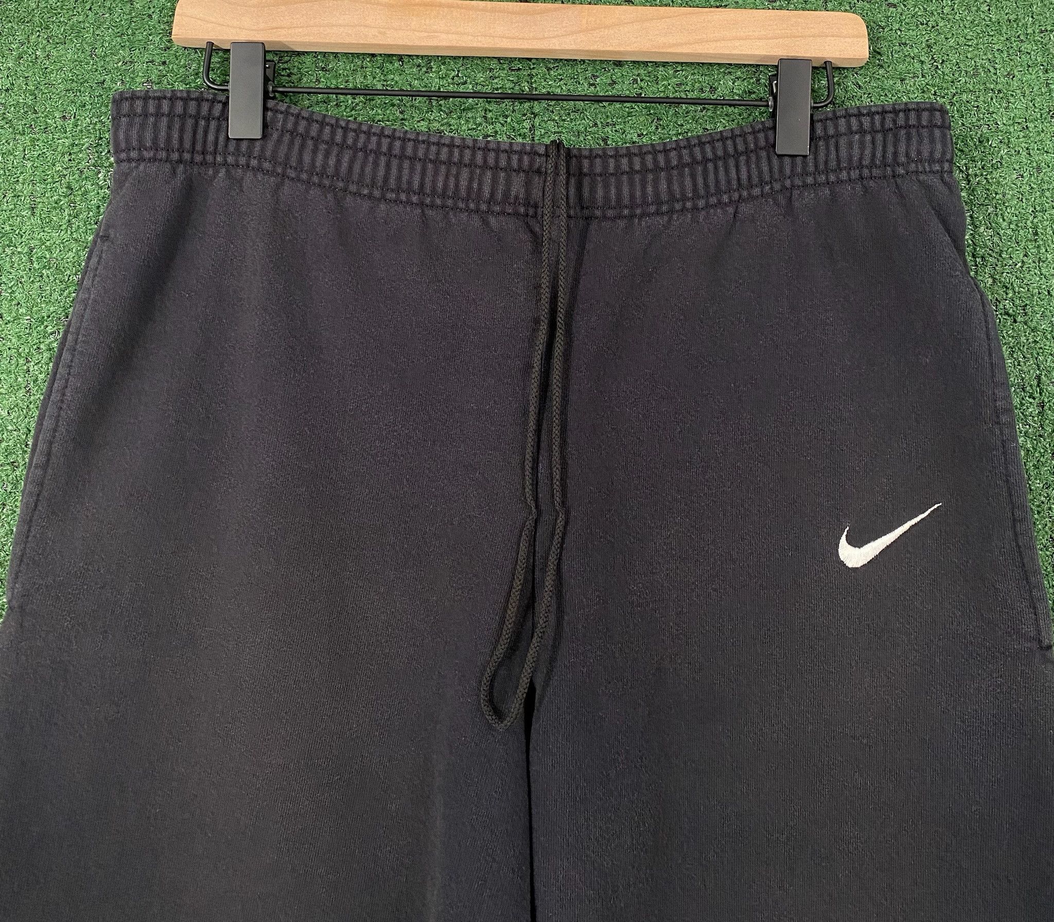 Nike 90’s Nike White Tag Swoosh Faded Black Sweatpants Medium Size US 34 / EU 50 - 2 Thumbnail