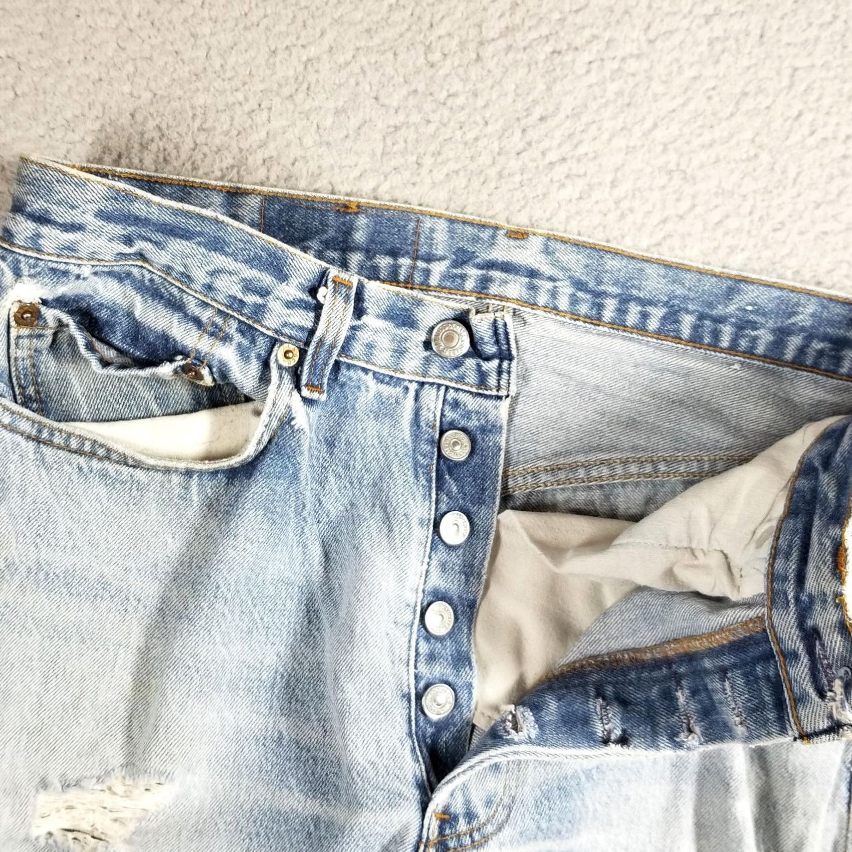 Levi's VINTAGE Levi's 501 Jeans Mens 32x30 Blue Denim 1986 Regular Straight Batch 501 Button Fly, Distressed Pockets, Cotton, USA, Fall Mens Size US 32 / EU 48 - 3 Thumbnail
