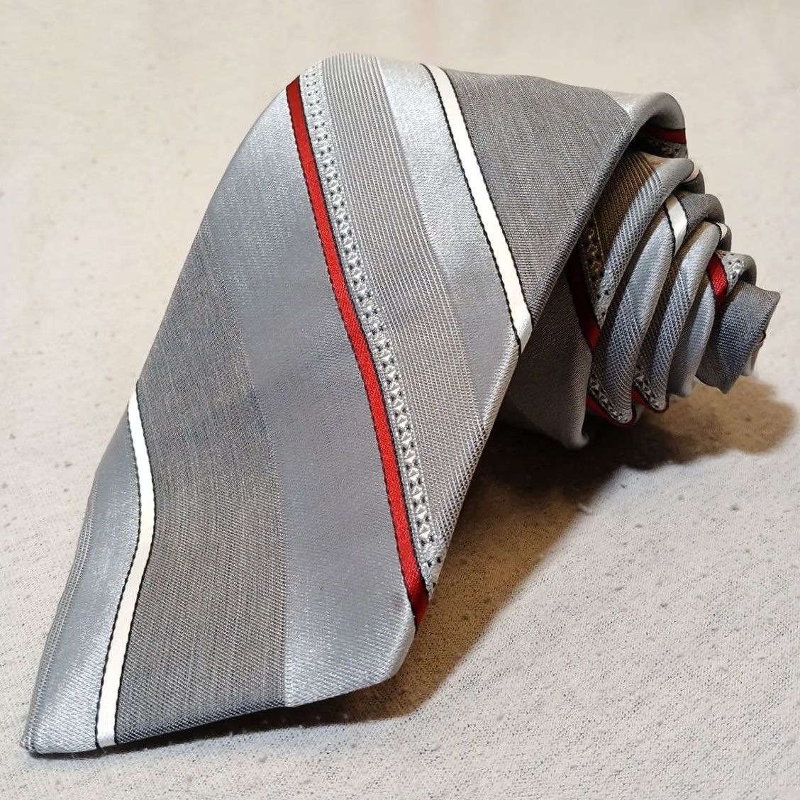 Sears VINTAGE Sears Men's Store Necktie Gray Tie With Red And White Stripes 56" x 3" Red Striped Pointed Classic Short One Size Men Mens Tie Size ONE SIZE - 2 Thumbnail