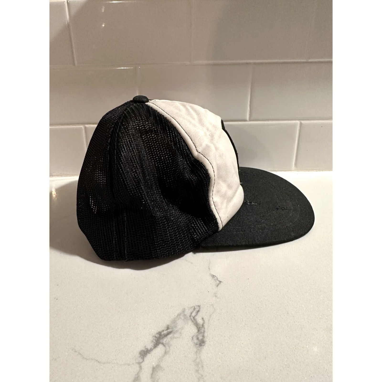 Vintage VINTAGE Alcatraz Federal Penitentiary Trucker Hat Snap-Back Men One Size Black White Hat Size ONE SIZE - 6 Thumbnail