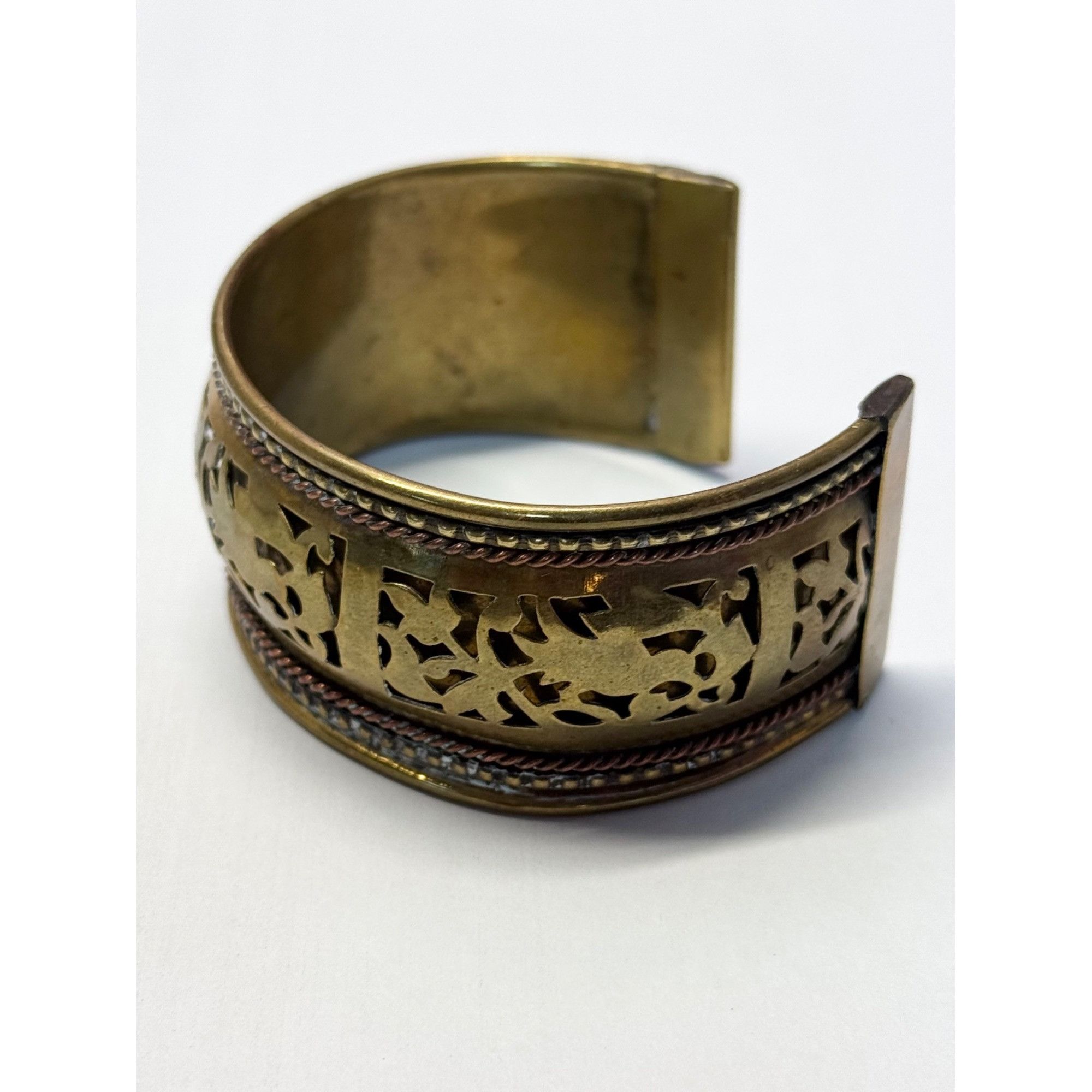 Vintage Vintage pierced brass cuff bracelet Size ONE SIZE - 2 Thumbnail