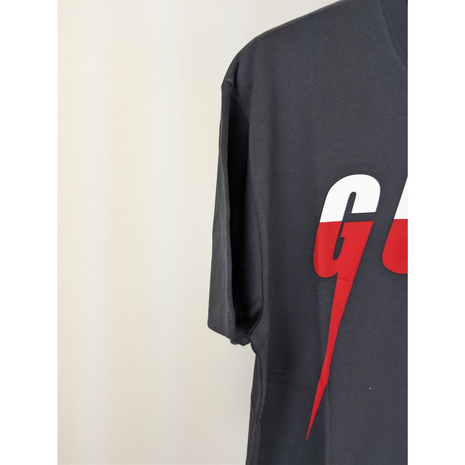 Gucci o1rshd1 Gucci Logo Tee T-Shirt in Black Size US L / EU 52-54 / 3 - 6 Thumbnail