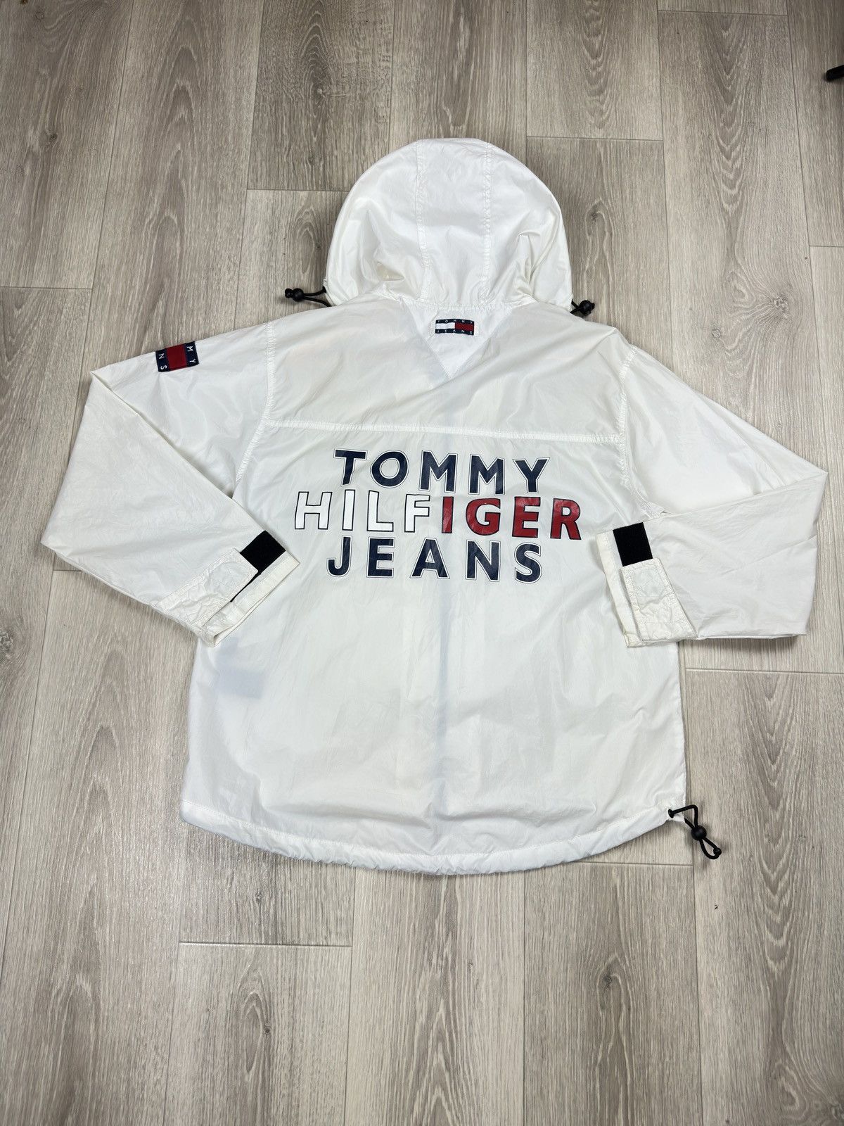 Tommy Hilfiger Vintage Tommy Hilfiger Jeans Logo Nylon Windbreaker Jacket Size US M / EU 48-50 / 2 - 12 Thumbnail