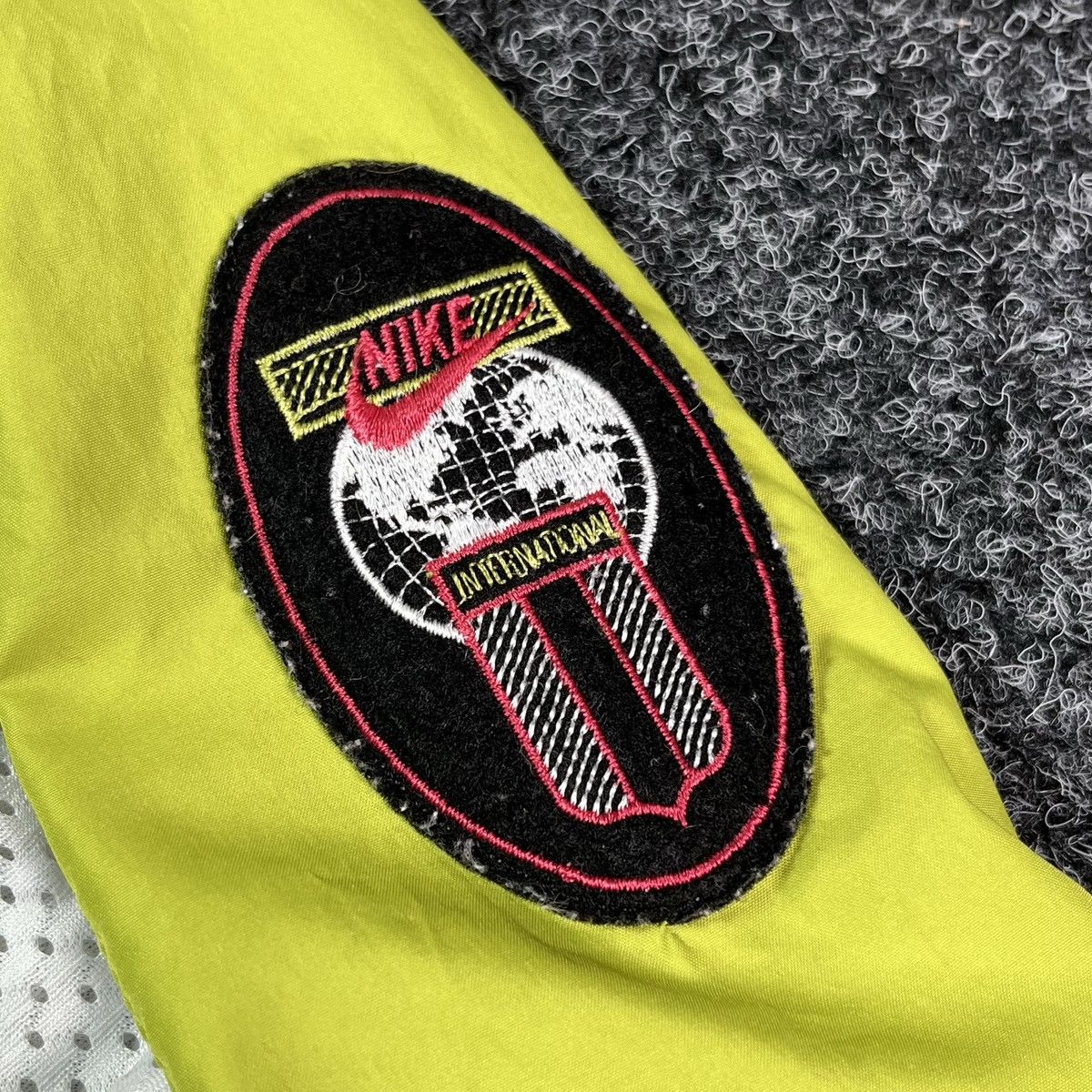 Nike Nike International jacket vintage track windbreaker Size US M / EU 48-50 / 2 - 6 Thumbnail
