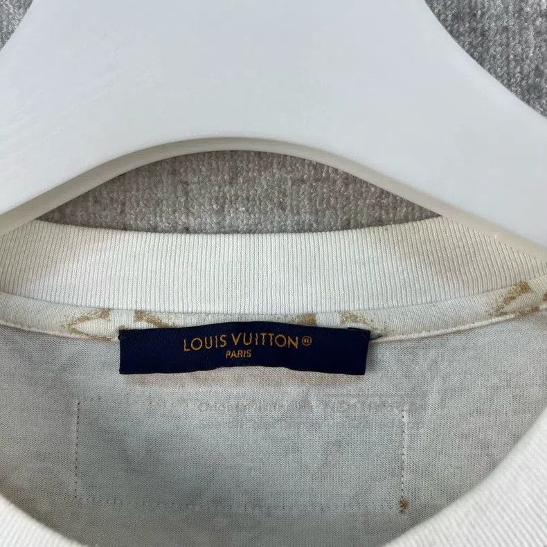 Louis Vuitton Louis Vuitton FW23 Full Logo Round Neck Short Sleeve Size US XL / EU 56 / 4 - 4 Thumbnail