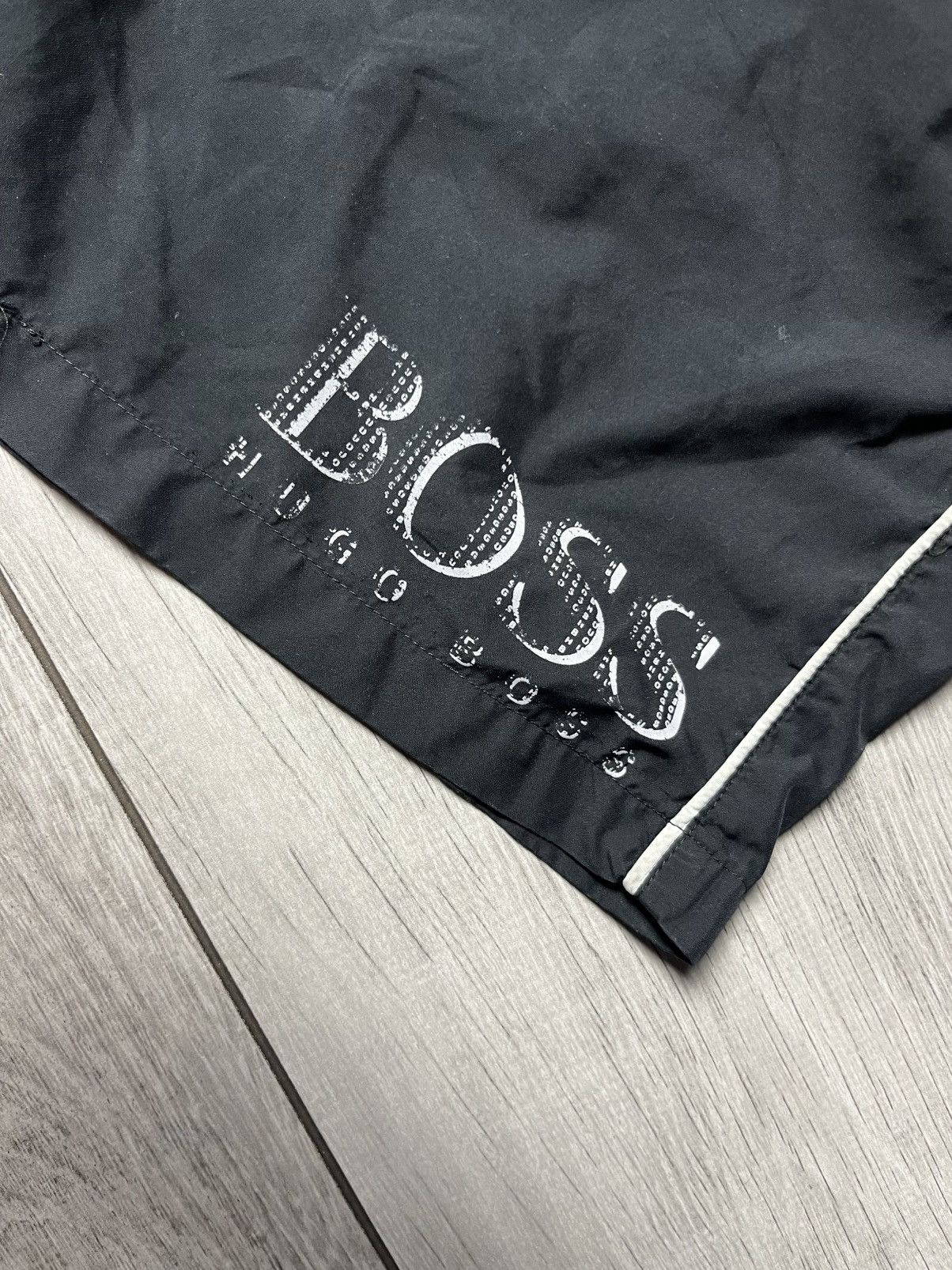 Hugo Boss Hugo boss shorts swimming size Small Size US 30 / EU 46 - 2 Thumbnail