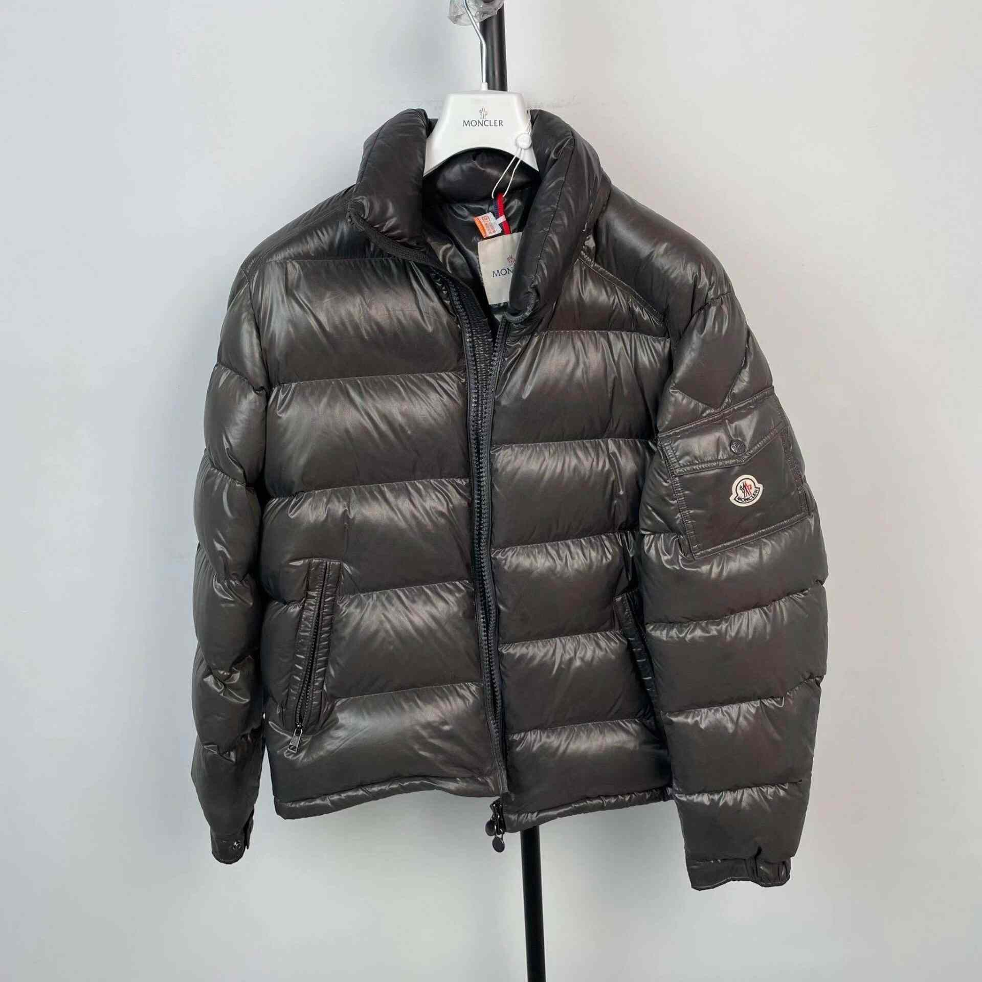 Moncler Moncler Down Cropped Gray Heavy Coat M Men Size US M / EU 48-50 / 2 - 1 Thumbnail