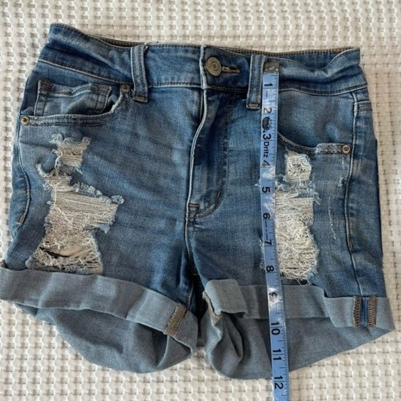 Aeropostale Aero High Rise Midi Jean Shorts 2 Small Distressed Thrashed Size 26" / US 2 / IT 38 - 4 Thumbnail