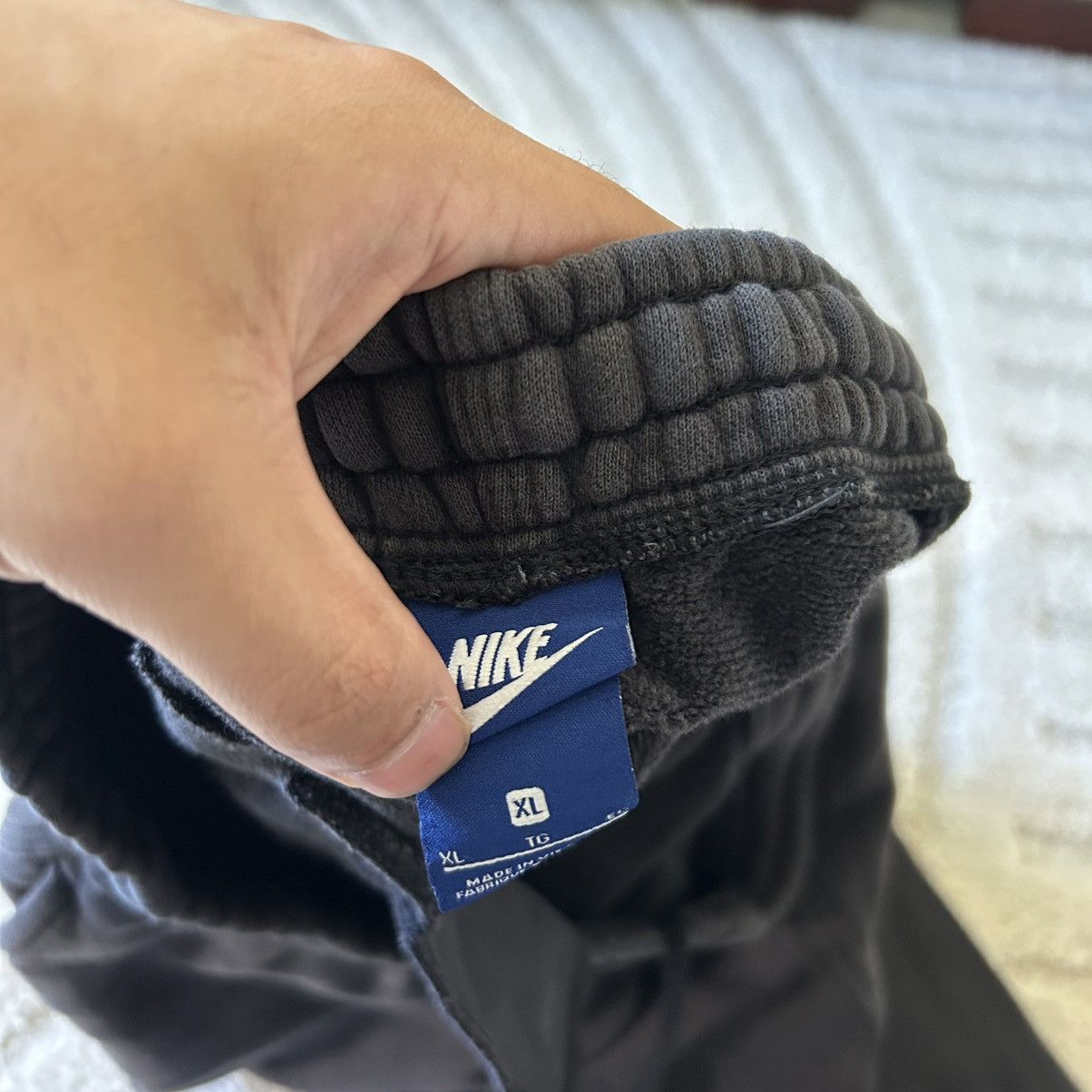 Nike Vintage Black Nike Sweatpants Size US 34 / EU 50 - 4 Thumbnail