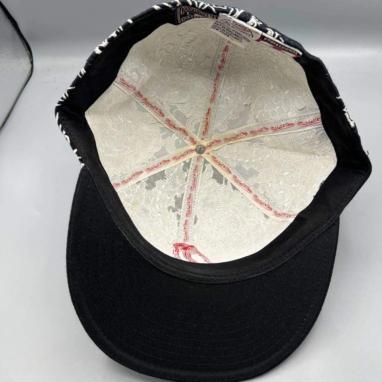 Mitchell & Ness Boston Red Sox Hat Men 8 Black Paisley MLB Fitted Cap Size ONE SIZE - 2 Thumbnail