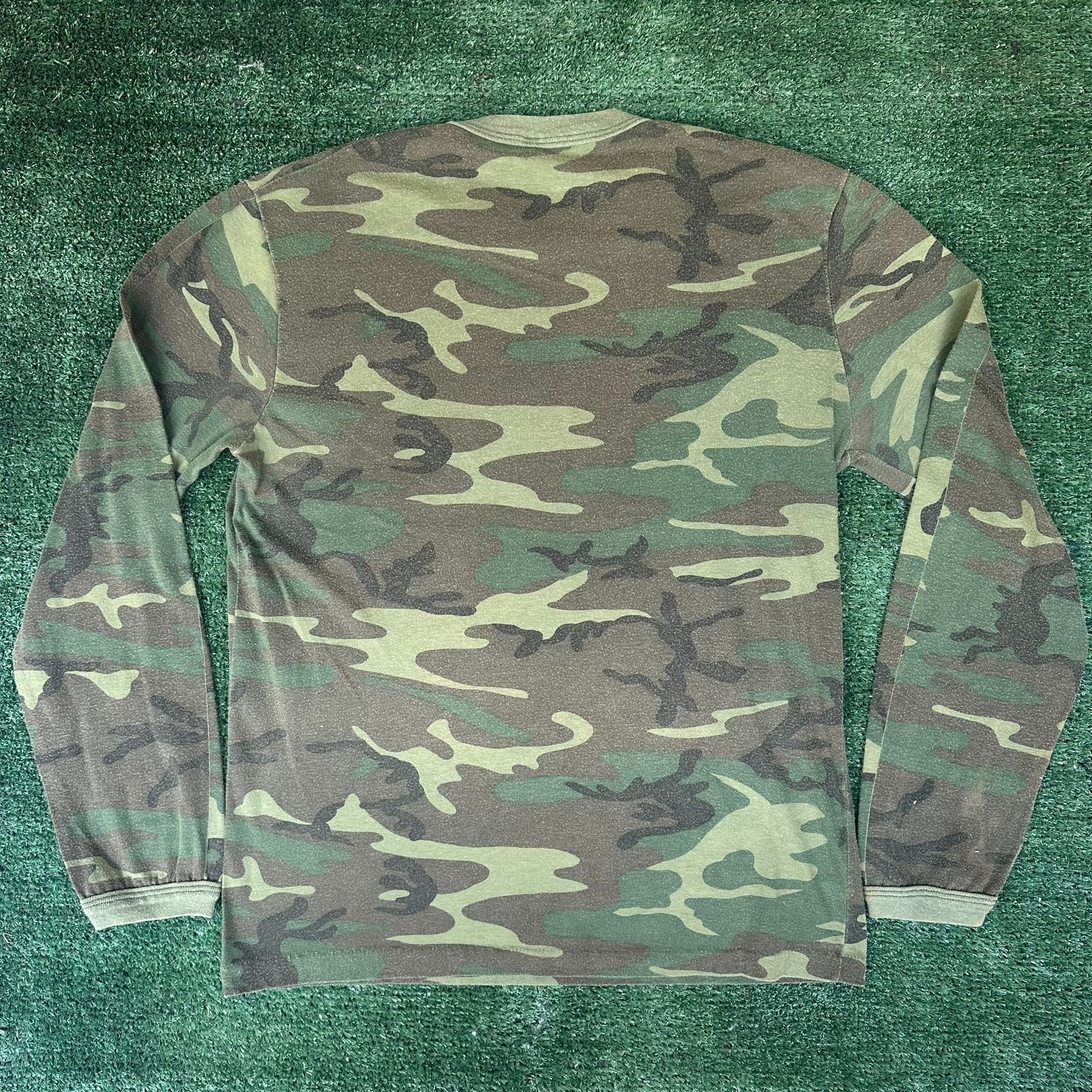 Vintage Vintage 80s Green Woodland Camo T-Shirt Grunge Punk Army Mil Size US M / EU 48-50 / 2 - 6 Thumbnail